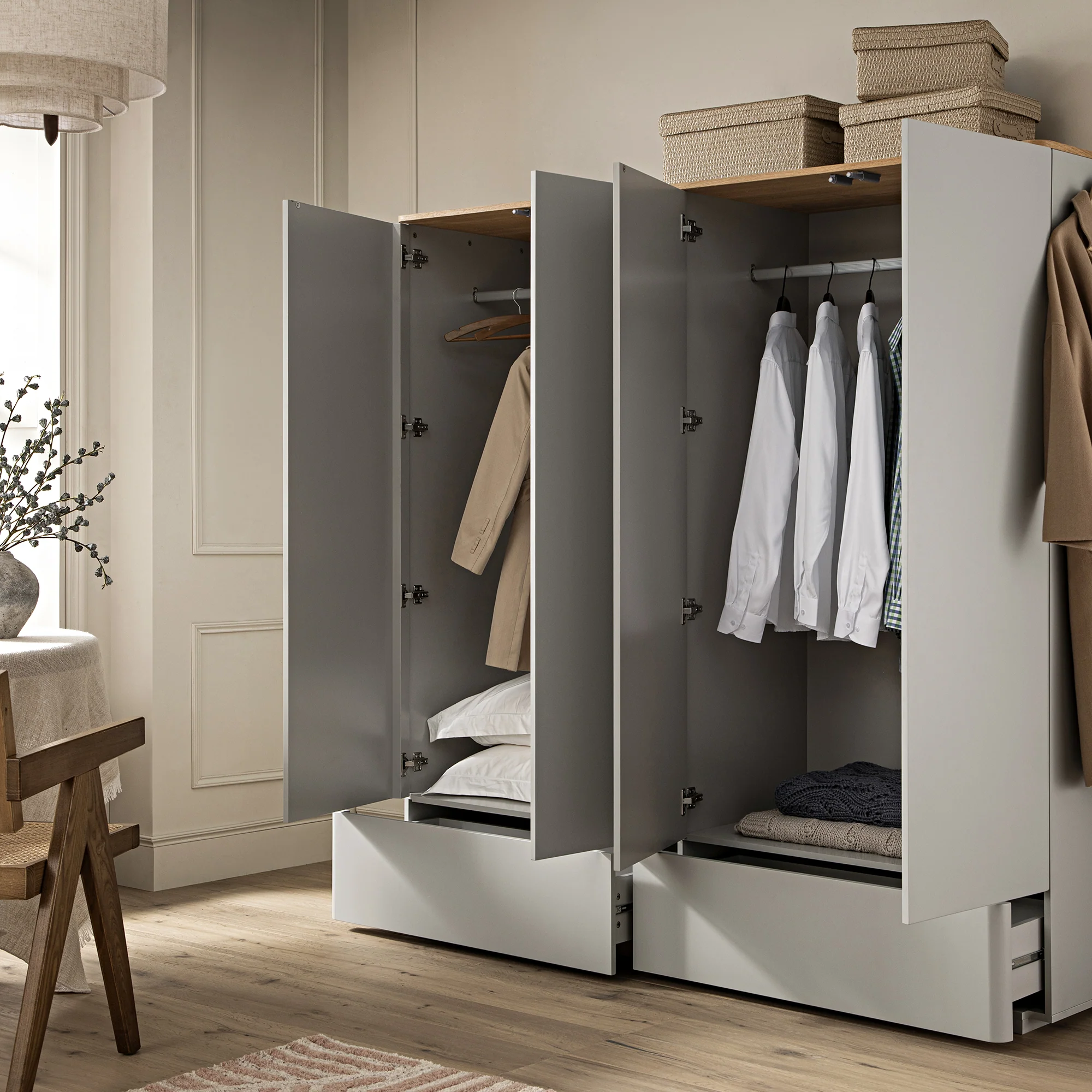 Agnes Curved Edge 4-Door Wardrobe, Dove Grey with Oak Top - Image 4