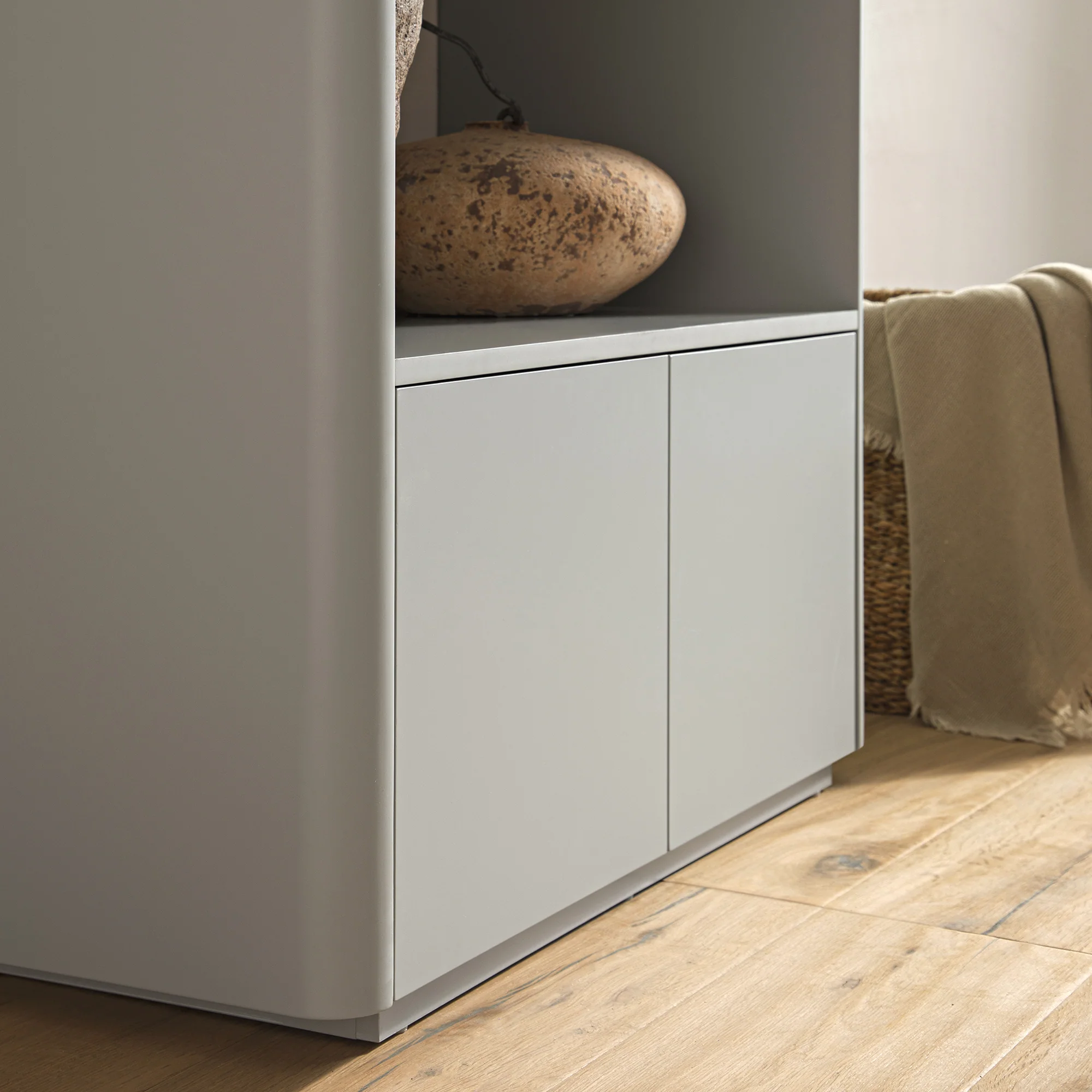Agnes Curved Edge Bookcase, Dove Grey with Oak Top - Image 4