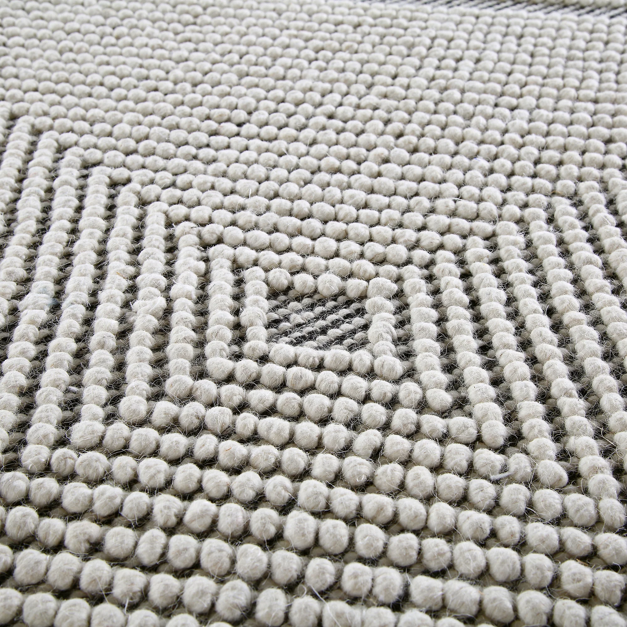 Avanti Handwoven Salt and Pepper Diamond Bobble Wool Round Rug - Image 6