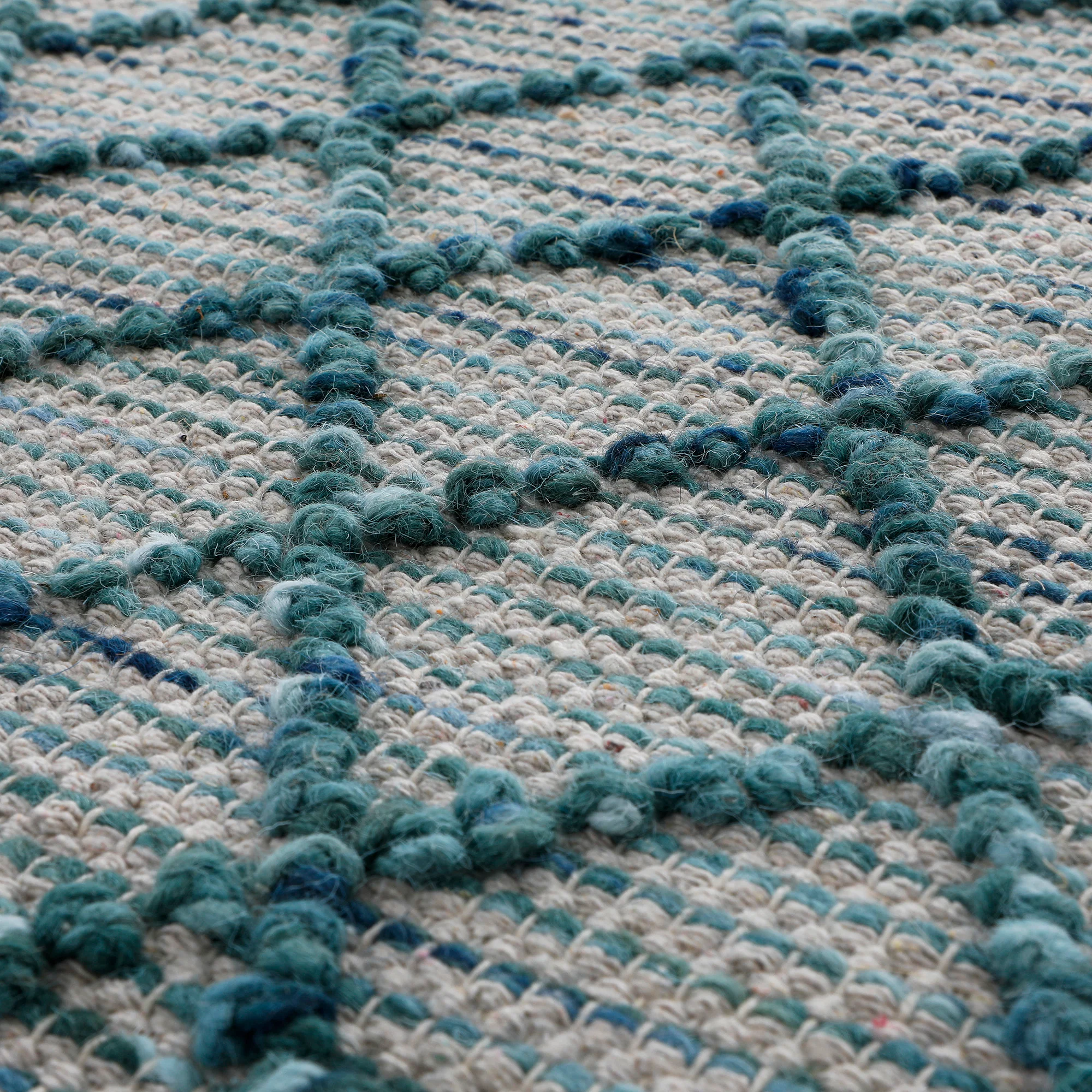 Avanti Handwoven Aquamarine Bobble Wool Round Rug - Image 5
