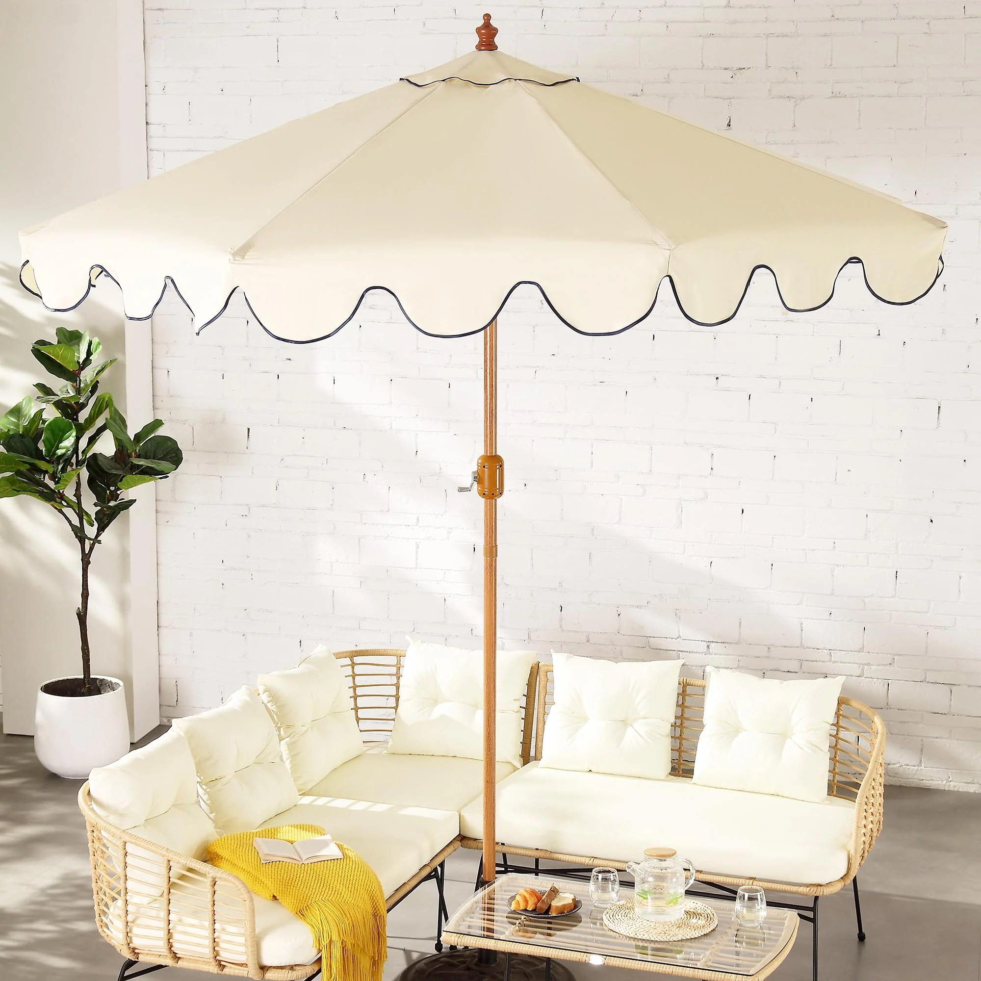 Beige 2.6M Octagonal Crank and Tilt Parasol with Navy Scalloped Edge - Image 3