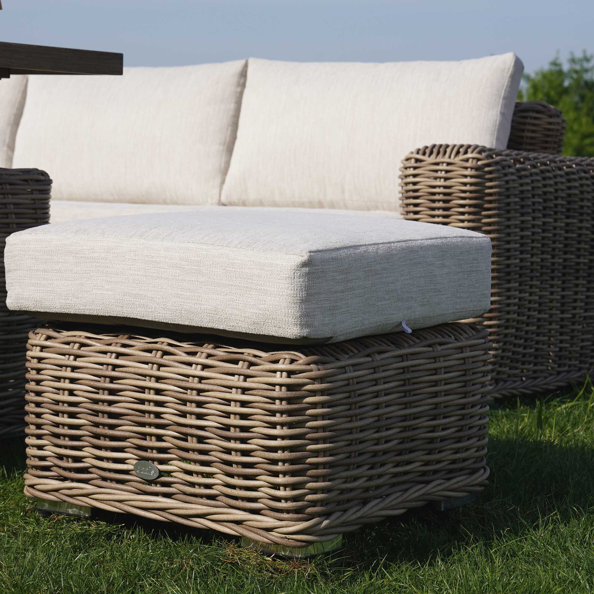 Bellagio Round Wicker Large Corner Casual Dining Set with Rising Firepit Table, Natural - Image 6