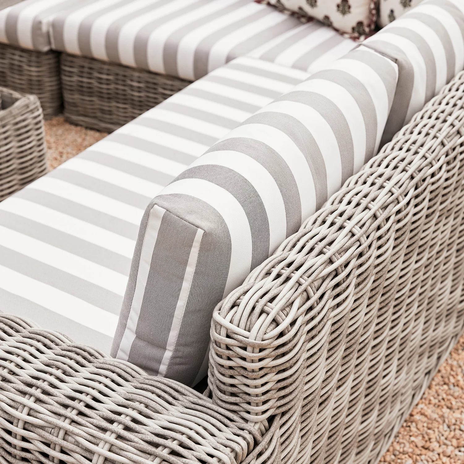Bellagio Round Wicker Large Corner Casual Dining Set with Rising Table, Light Grey with Taupe Stripes - Image 8