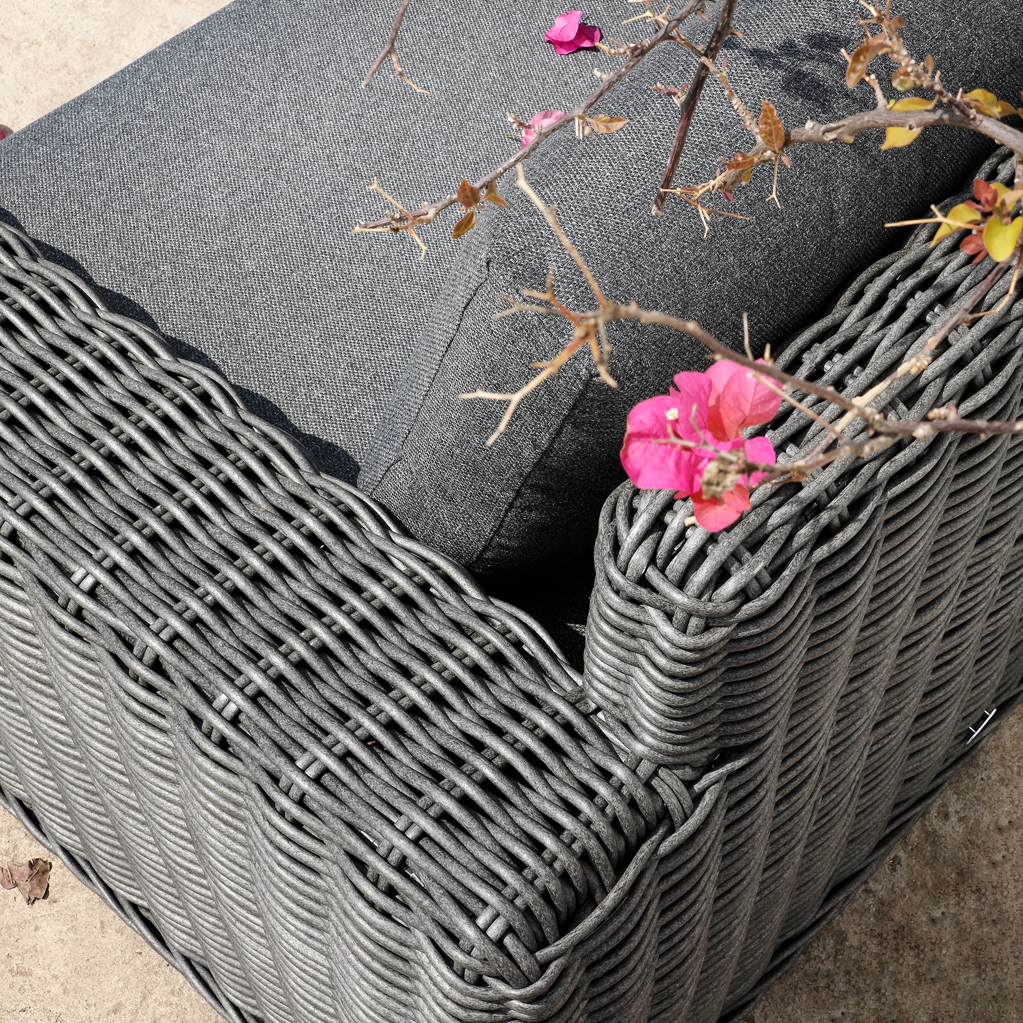 Bellagio Round Wicker Outdoor 1-Seater Sofa, Dark Grey - Image 5