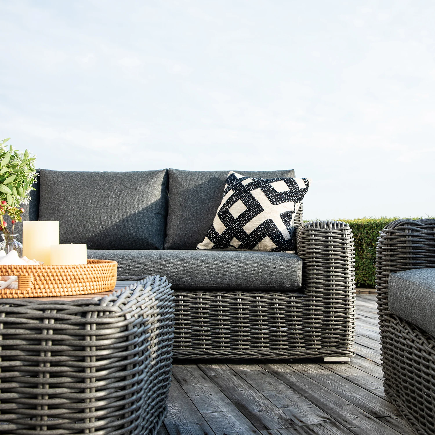 Bellagio Round Wicker Sofa Set with Coffee Table, Dark Grey - Image 4