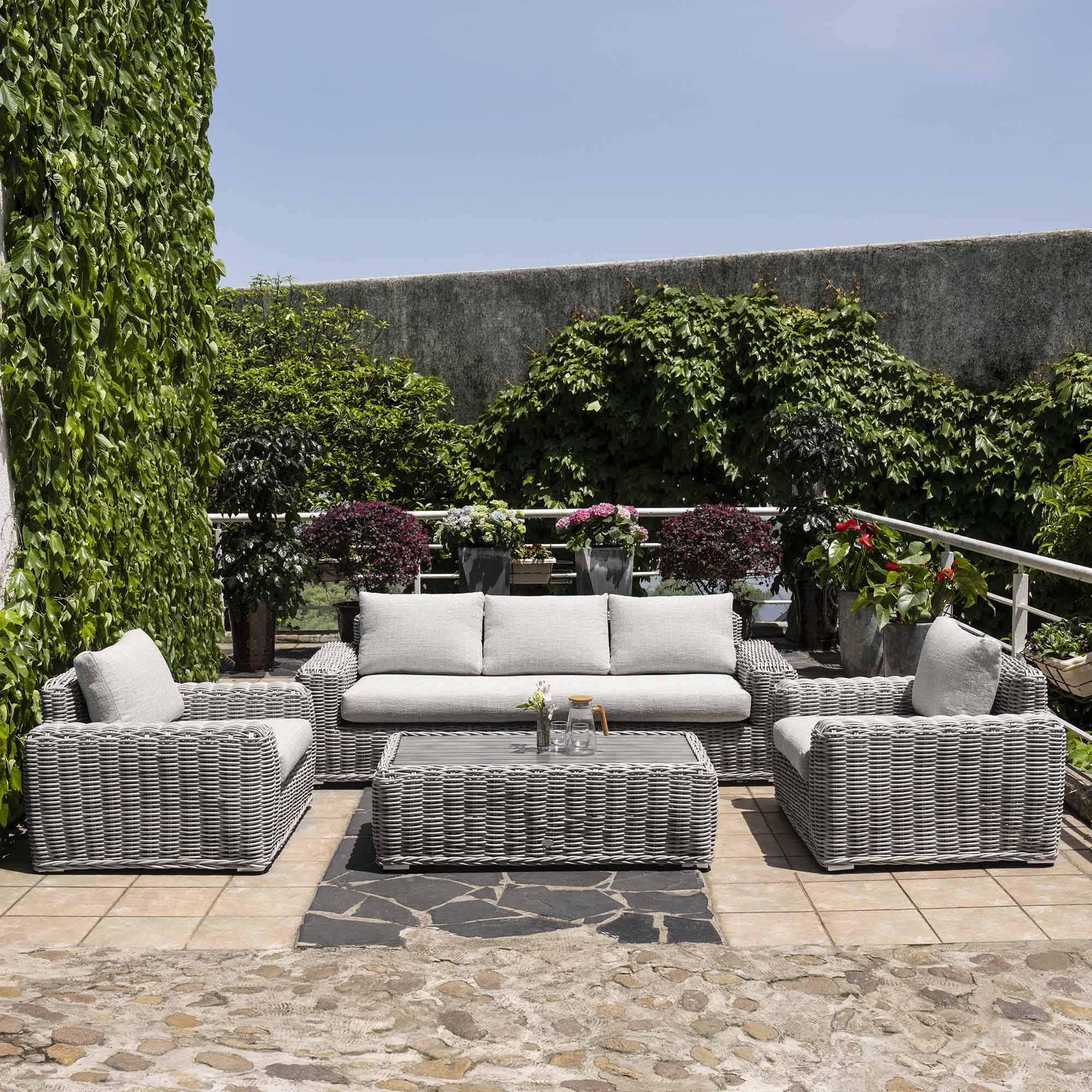 Bellagio Round Wicker Sofa Set with Coffee Table, Light Grey - Image 4