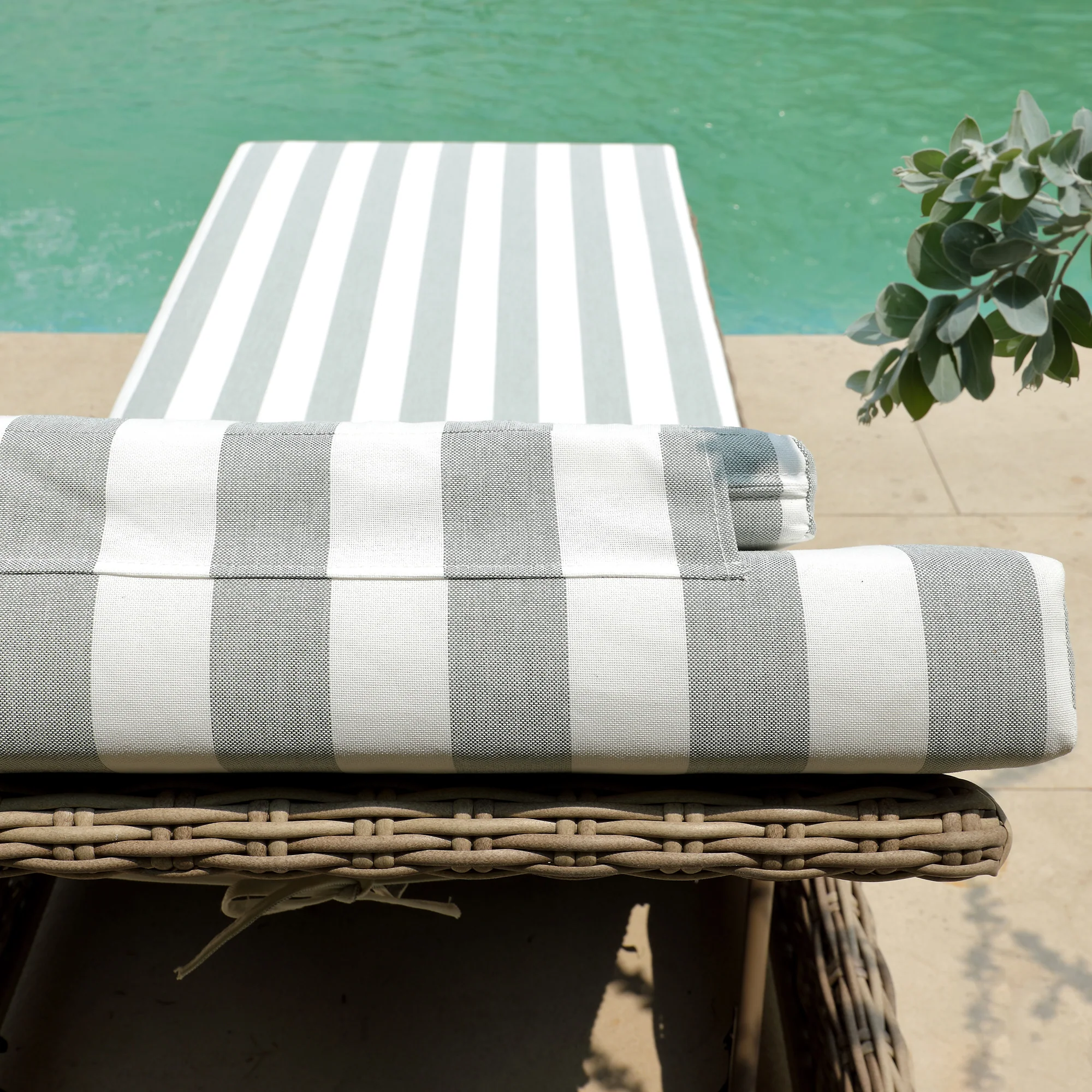 Bellagio Round Wicker Sun Lounger with Headrest, Natural with Sage Stripes - Image 9
