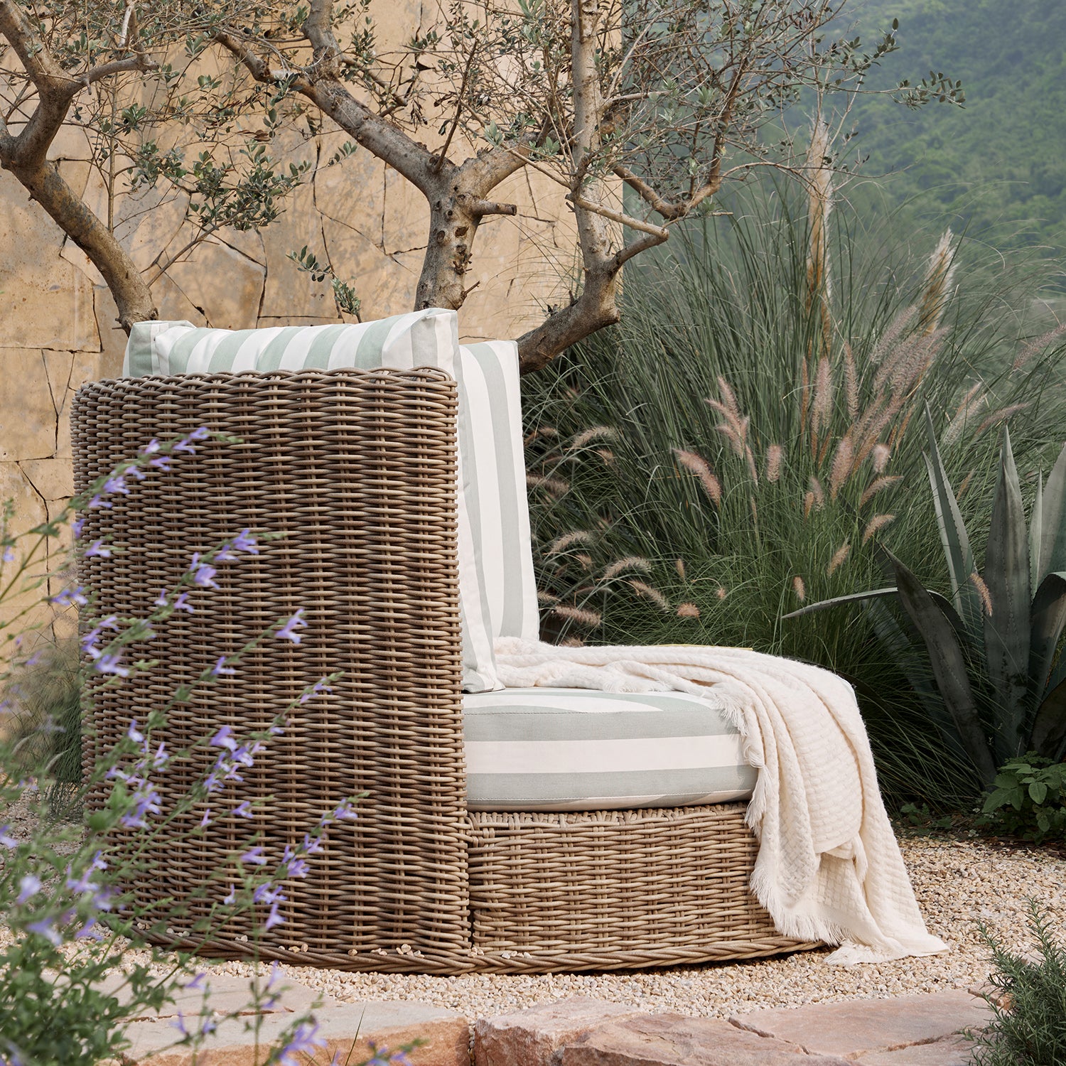 Bellagio Round Wicker Swivel Daybed, Natural with Sage Stripes - Image 6