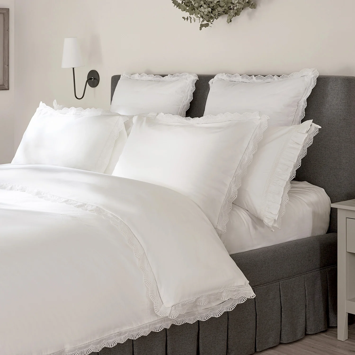 Castillo White Lace 300 Thread Count Cotton Percale Duvet Set - Image 3