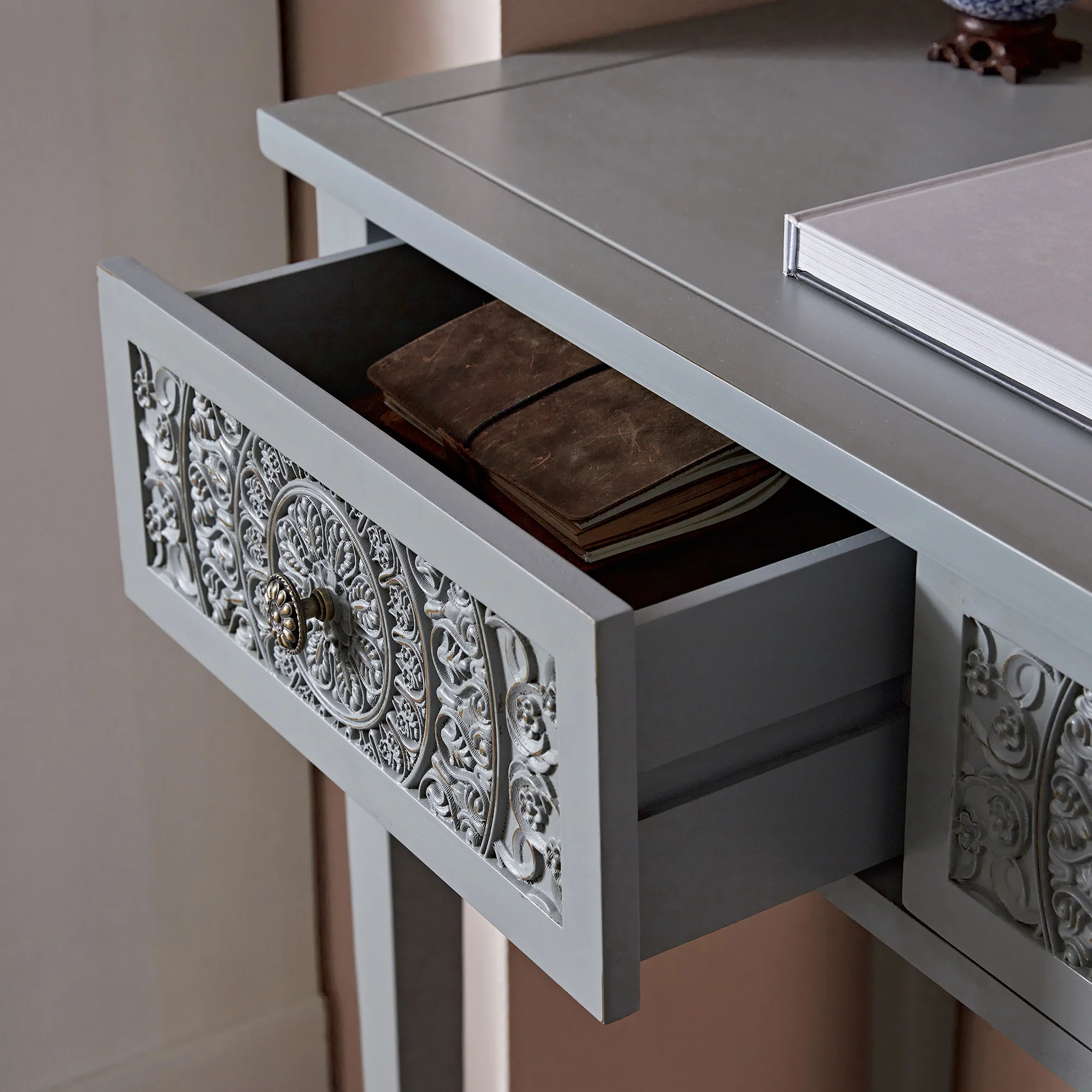 Chantilly Mid Grey Carved Console/ Dressing Table - Image 3