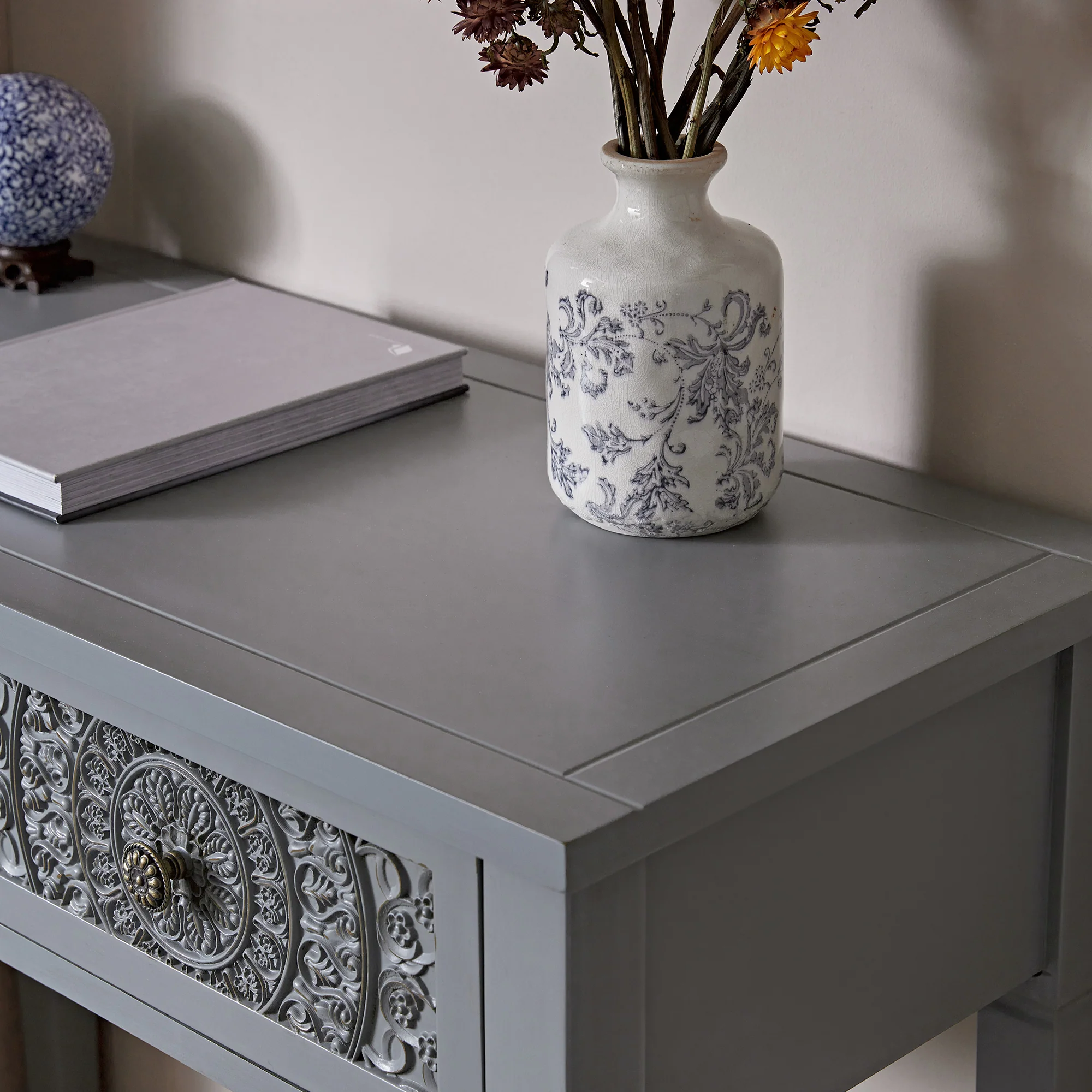 Chantilly Mid Grey Carved Console/ Dressing Table - Image 4