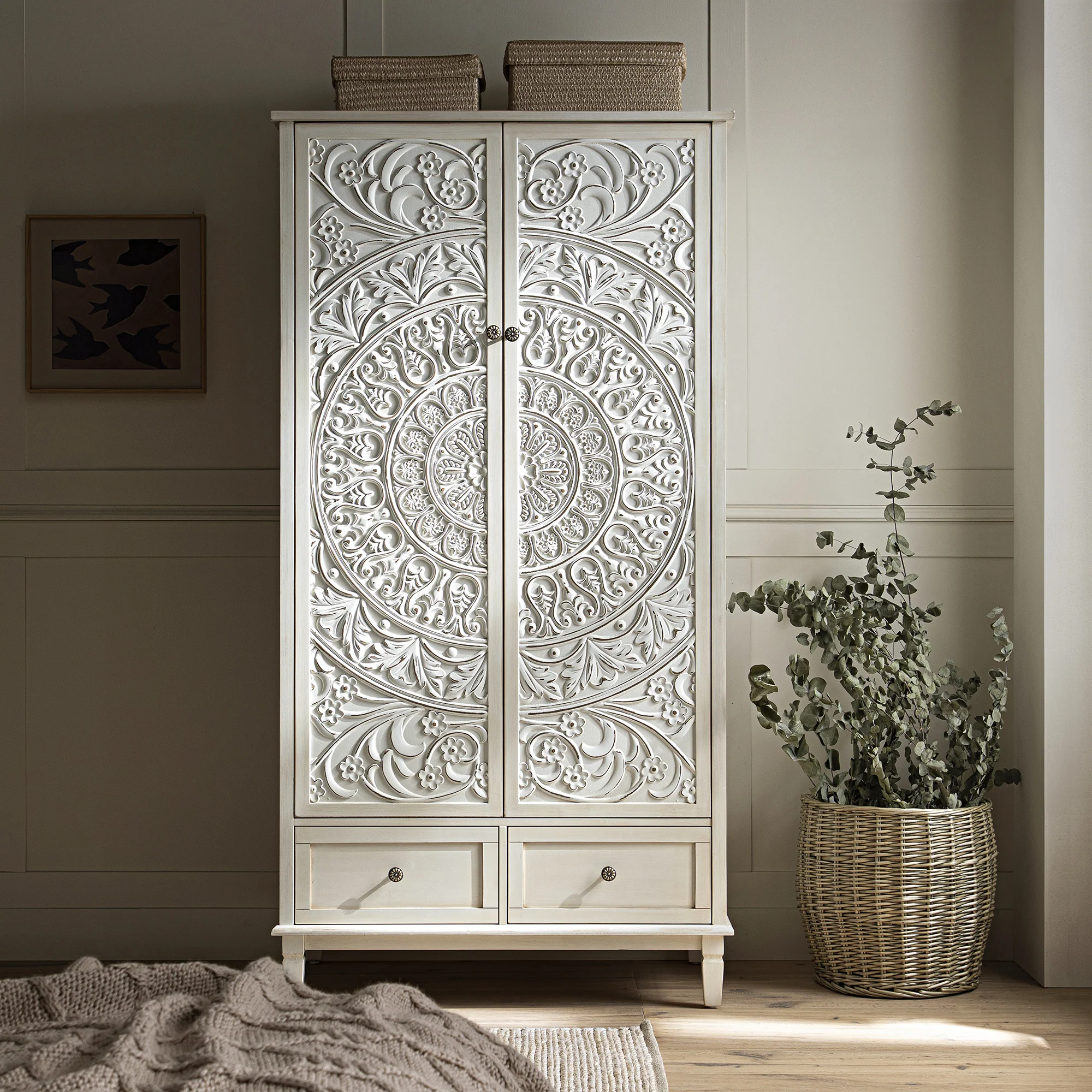 Chantilly Whitewashed Carved Double Wardrobe - Image 2