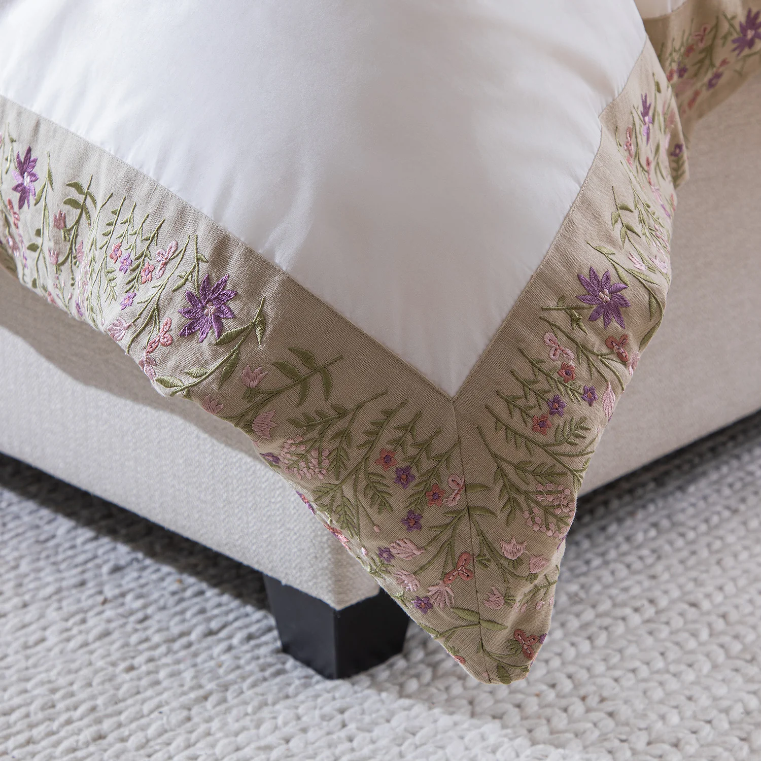 Evelyn Wildflower Embroidered 300 Thread Count Cotton Percale Duvet Set - Image 4