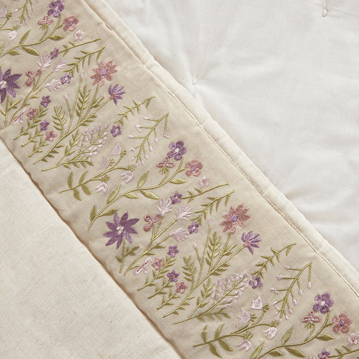 Evelyn Wildflower Embroidered Quilted Linen Blend Bedspread - Image 3