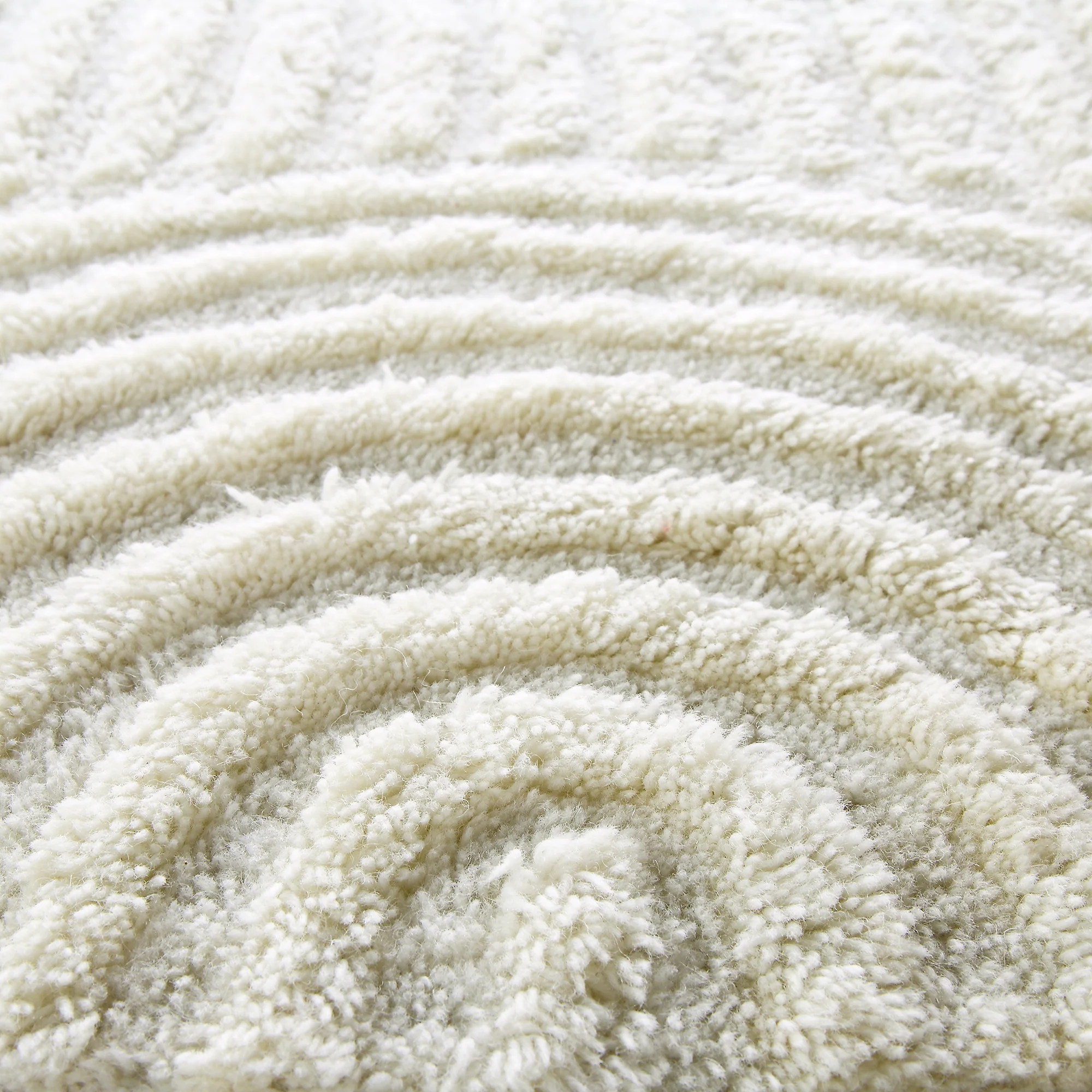 Geo Curve Cream Hand Tufted New Zealand Wool Round Rug - Image 4