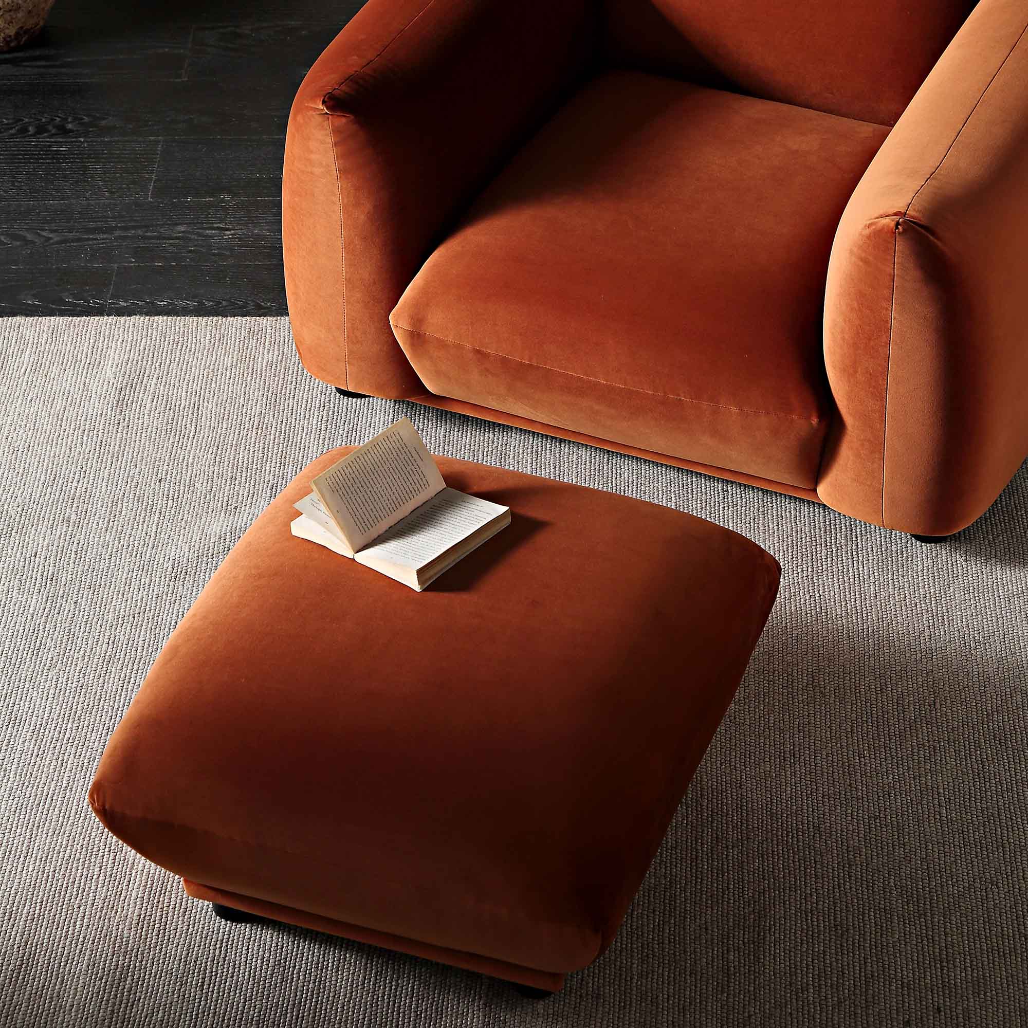 Gianni Pouffe, Rust Velvet - Image 2