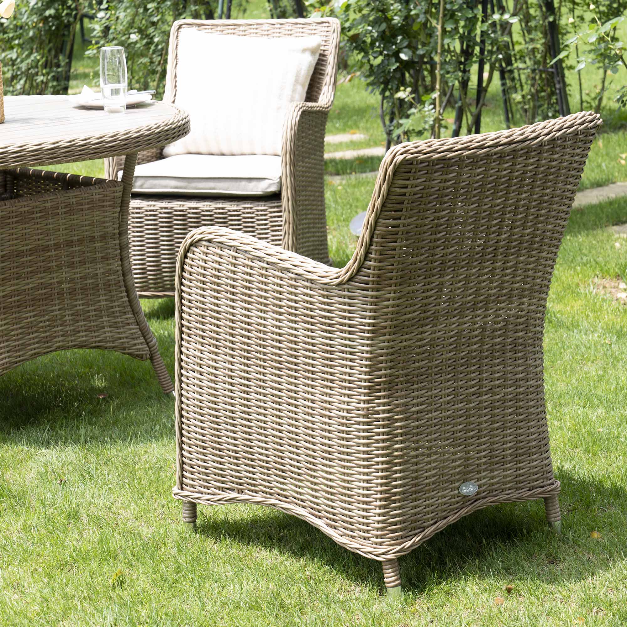 Hampshire 4-Seater Round Wicker Rattan Dining Set, Natural - Image 3