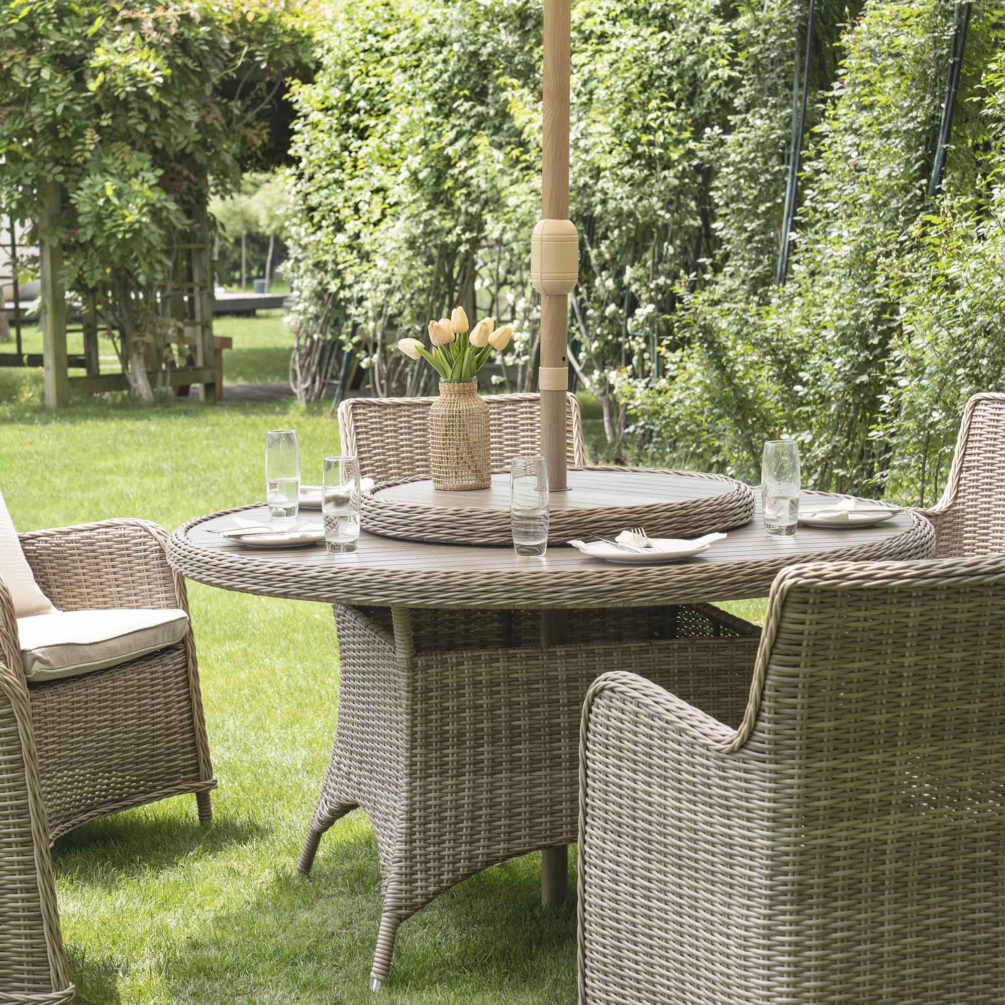Hampshire 6-Seater Round Wicker Rattan Dining Set with Lazy Susan & Ice Bucket, Natural - Image 3