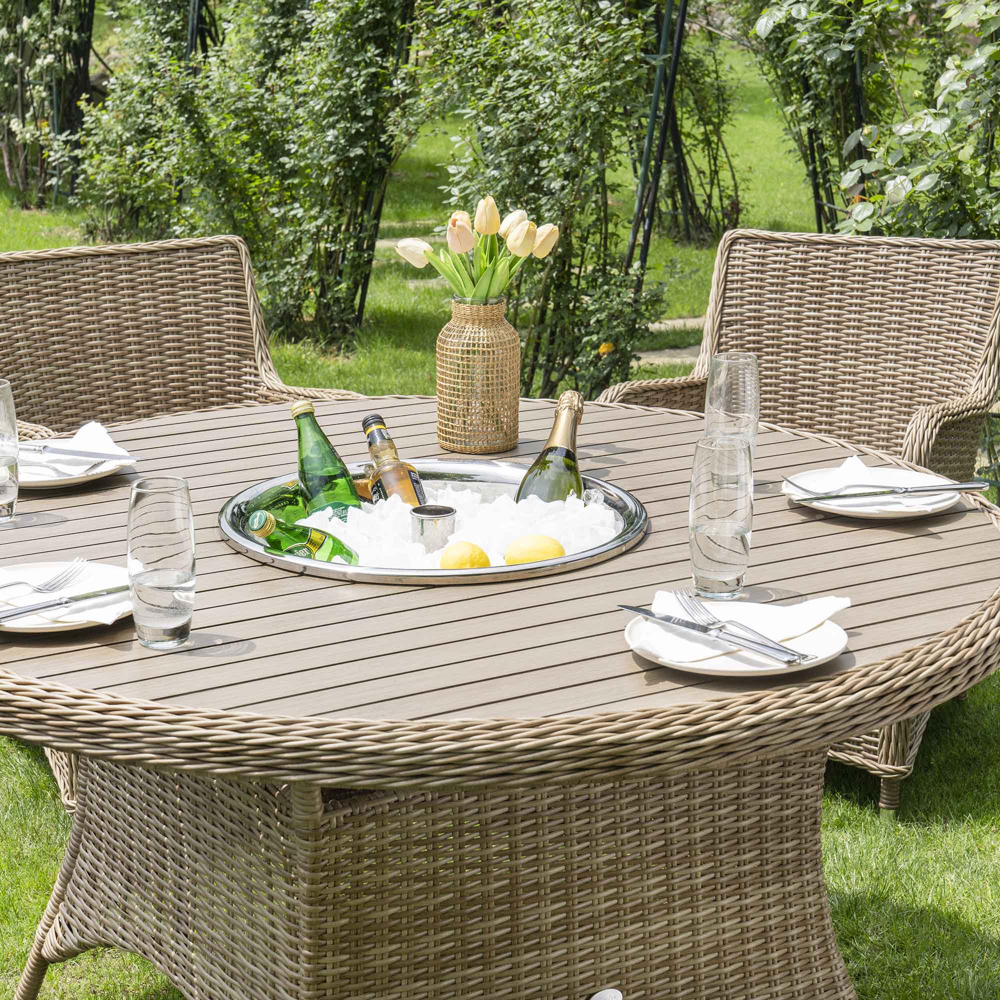 Hampshire 6-Seater Round Wicker Rattan Dining Set with Lazy Susan & Ice Bucket, Natural - Image 4