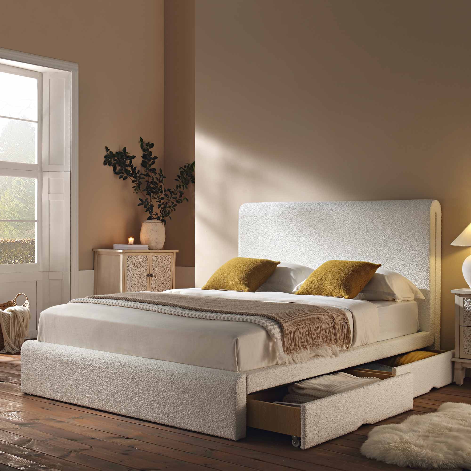 Hampstead Ecru Boucle Curved Bed with 4-Drawer Storage - Image 2