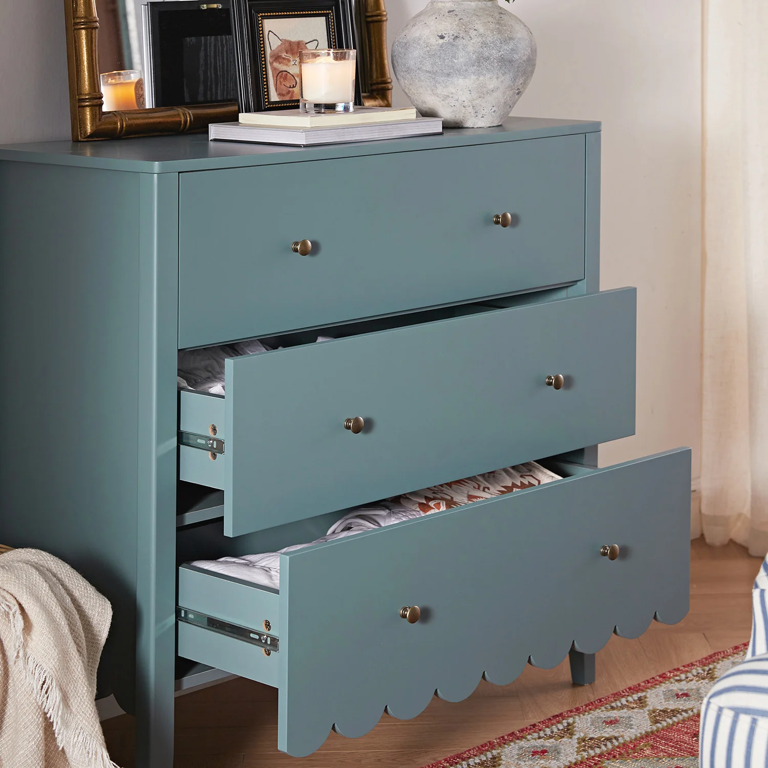 Henley Scalloped Edge 3 Drawer Chest, Blue Spruce - Image 3
