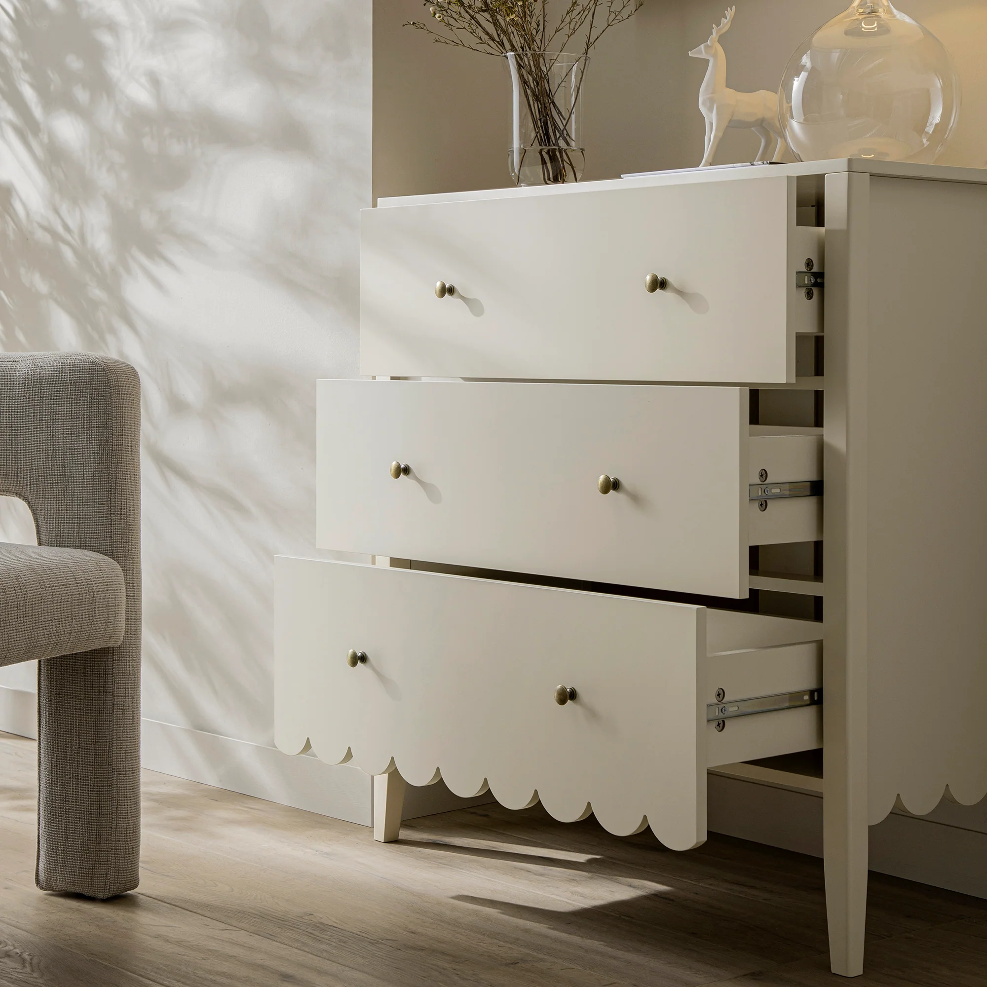 Henley Scalloped Edge 3 Drawer Chest, Light Sand - Image 4
