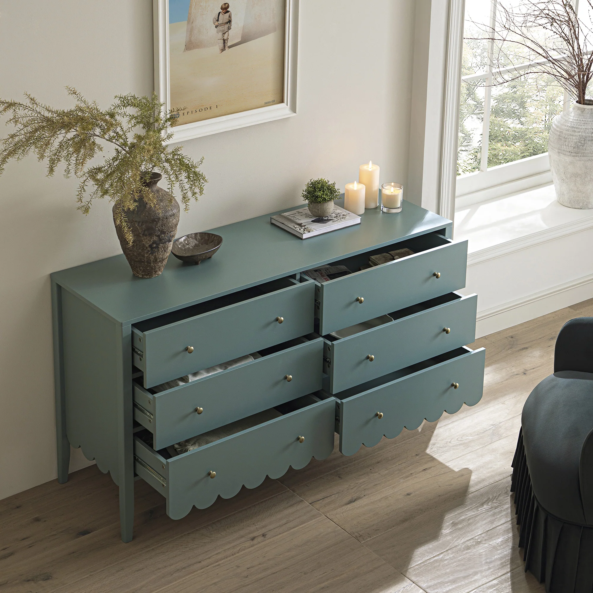 Henley Scalloped Edge 6 Drawer 140cm Wide Chest, Blue Spruce - Image 3
