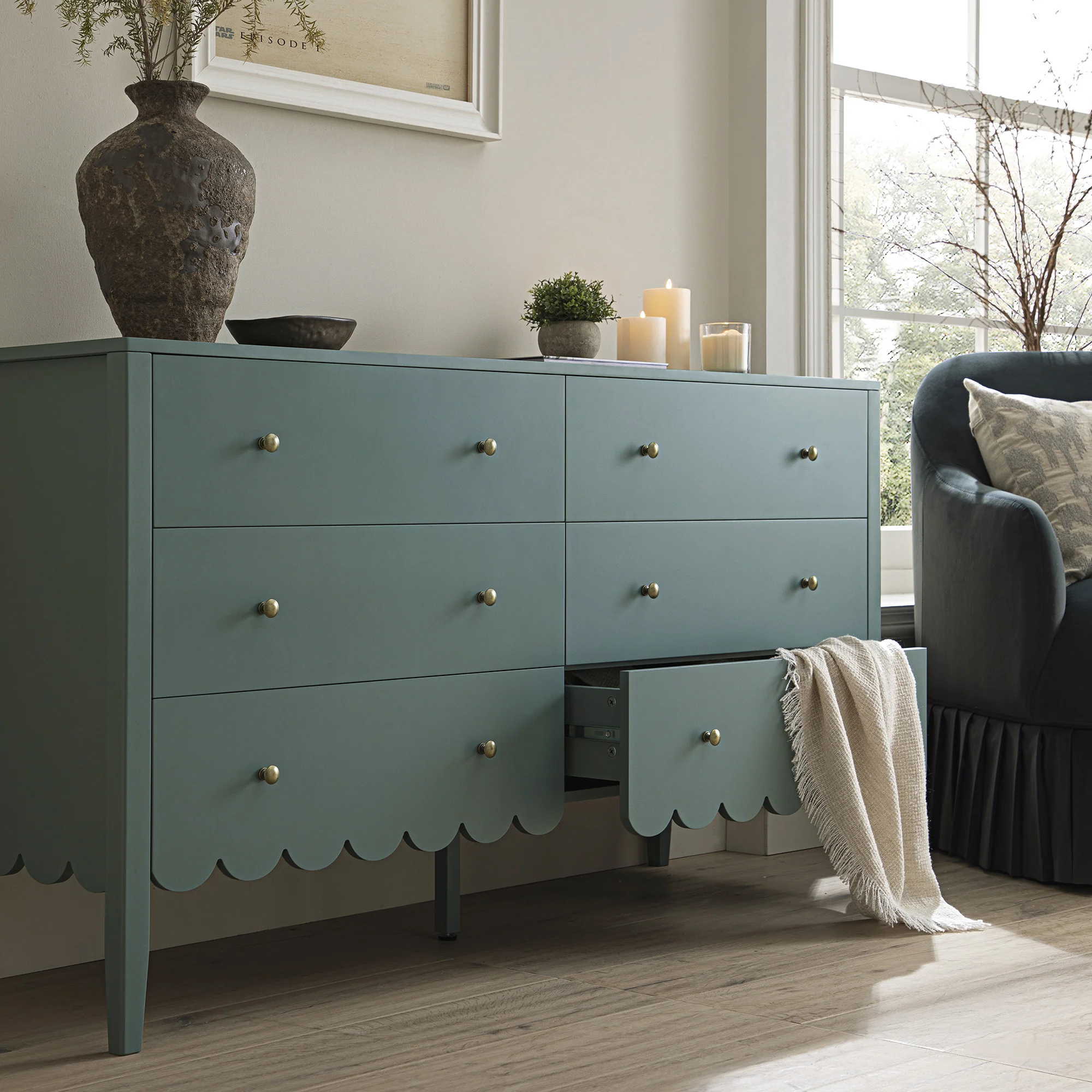 Henley Scalloped Edge 6 Drawer 140cm Wide Chest, Blue Spruce - Image 4