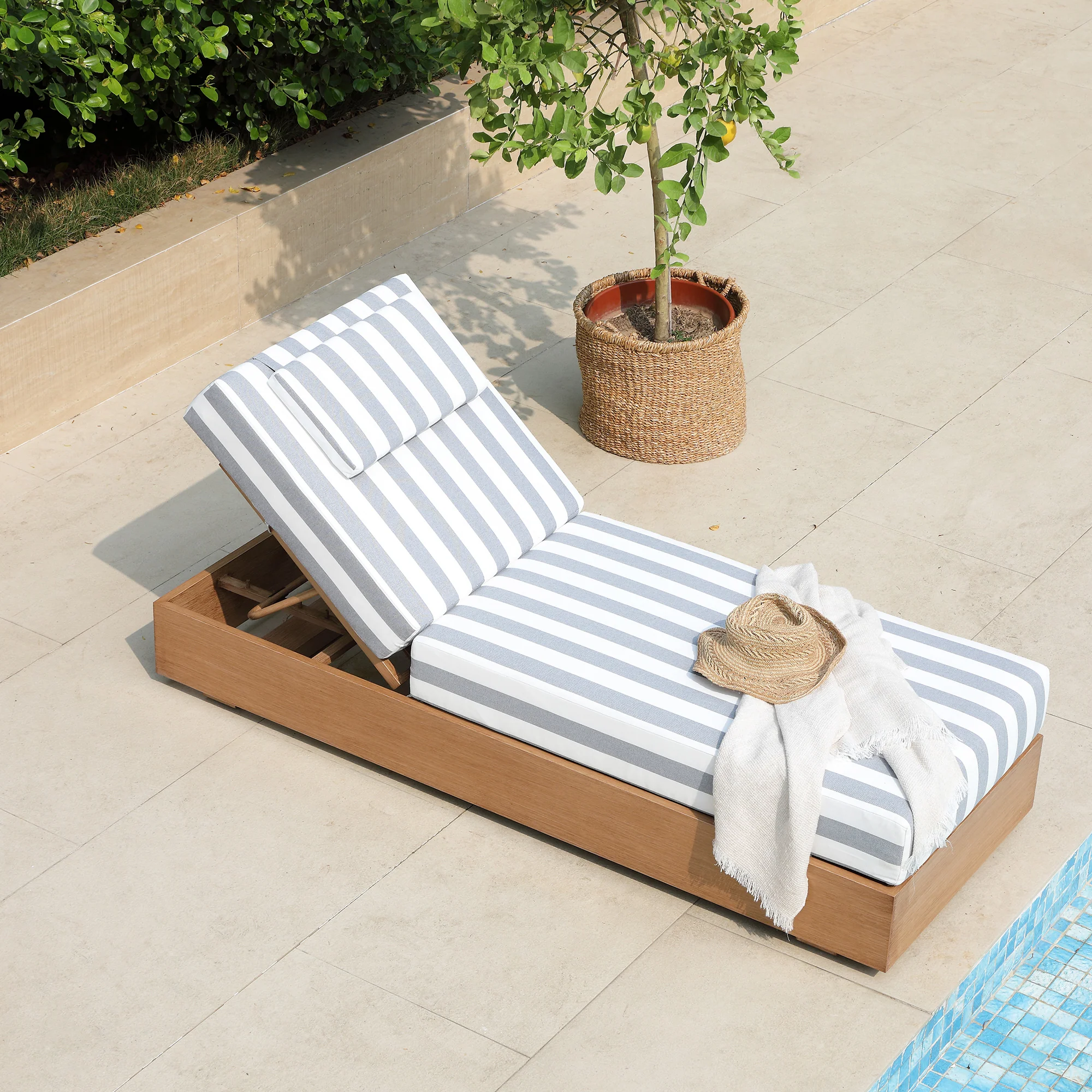 Jardin Aluminium Outdoor Sun Lounger, Natural with Blue Stripes - Image 2