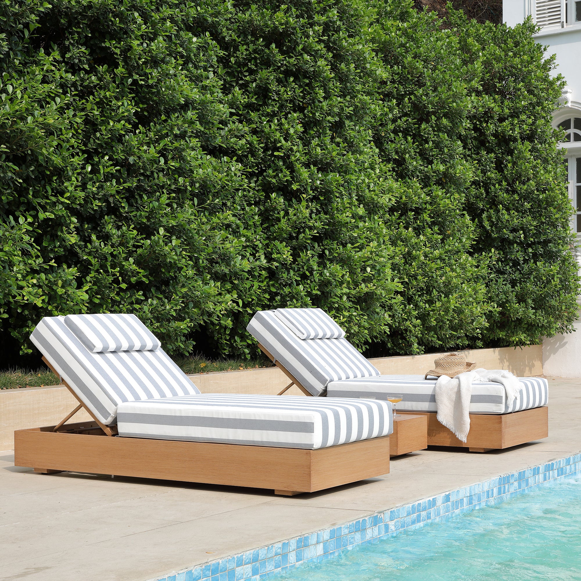 Jardin Aluminium Outdoor Sun Lounger Set, Natural with Blue Stripes - Image 2