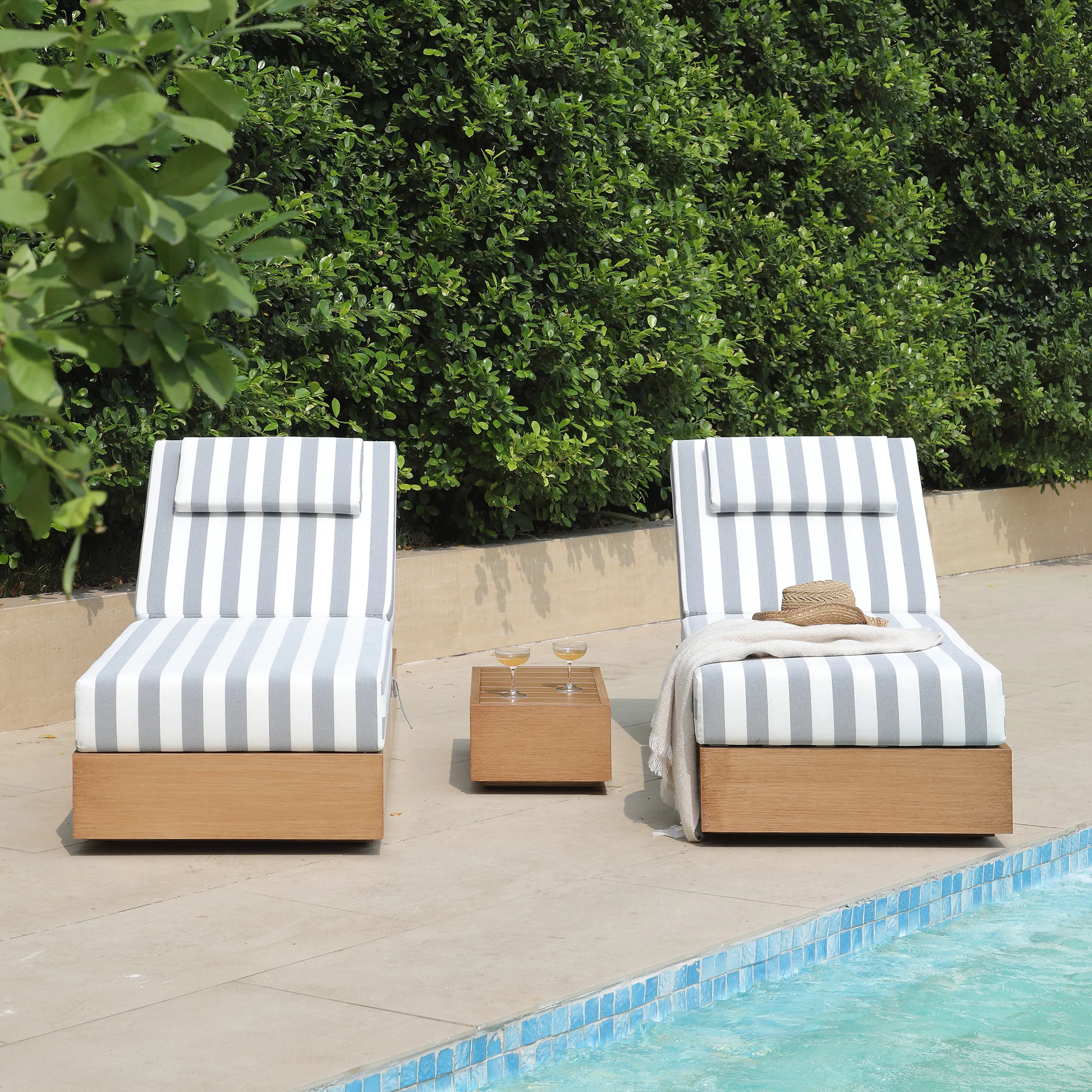 Jardin Aluminium Outdoor Sun Lounger Set, Natural with Blue Stripes - Image 3