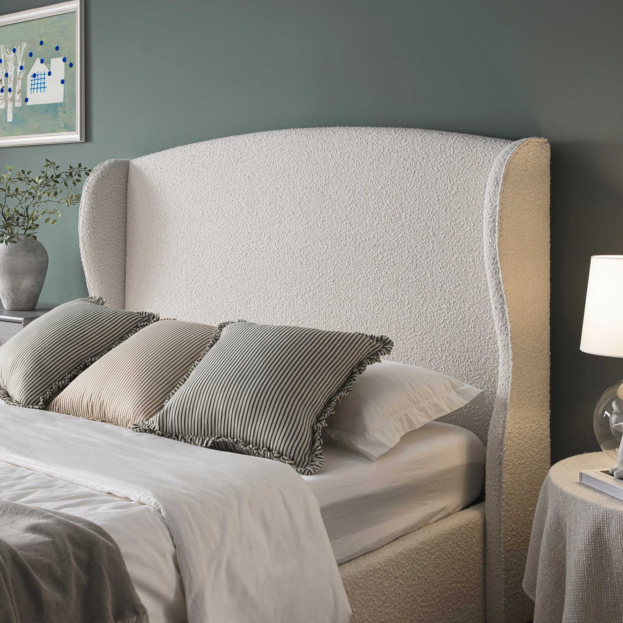 Kimberly Winged Upholstered Storage Bed, Ecru Boucle - Image 5