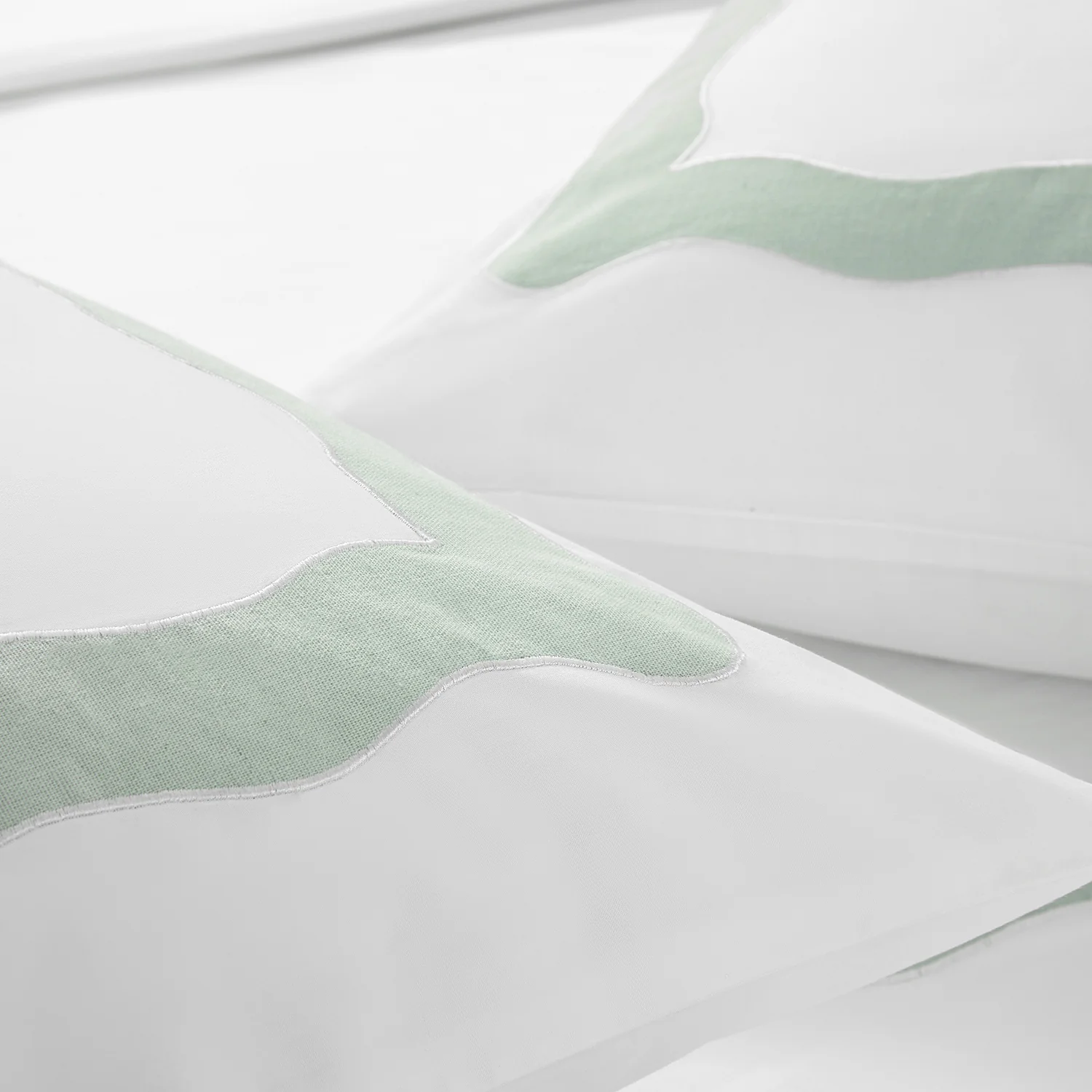 Lucinda Seafoam Green Wave 300 Thread Count Cotton Percale Duvet Set - Image 4