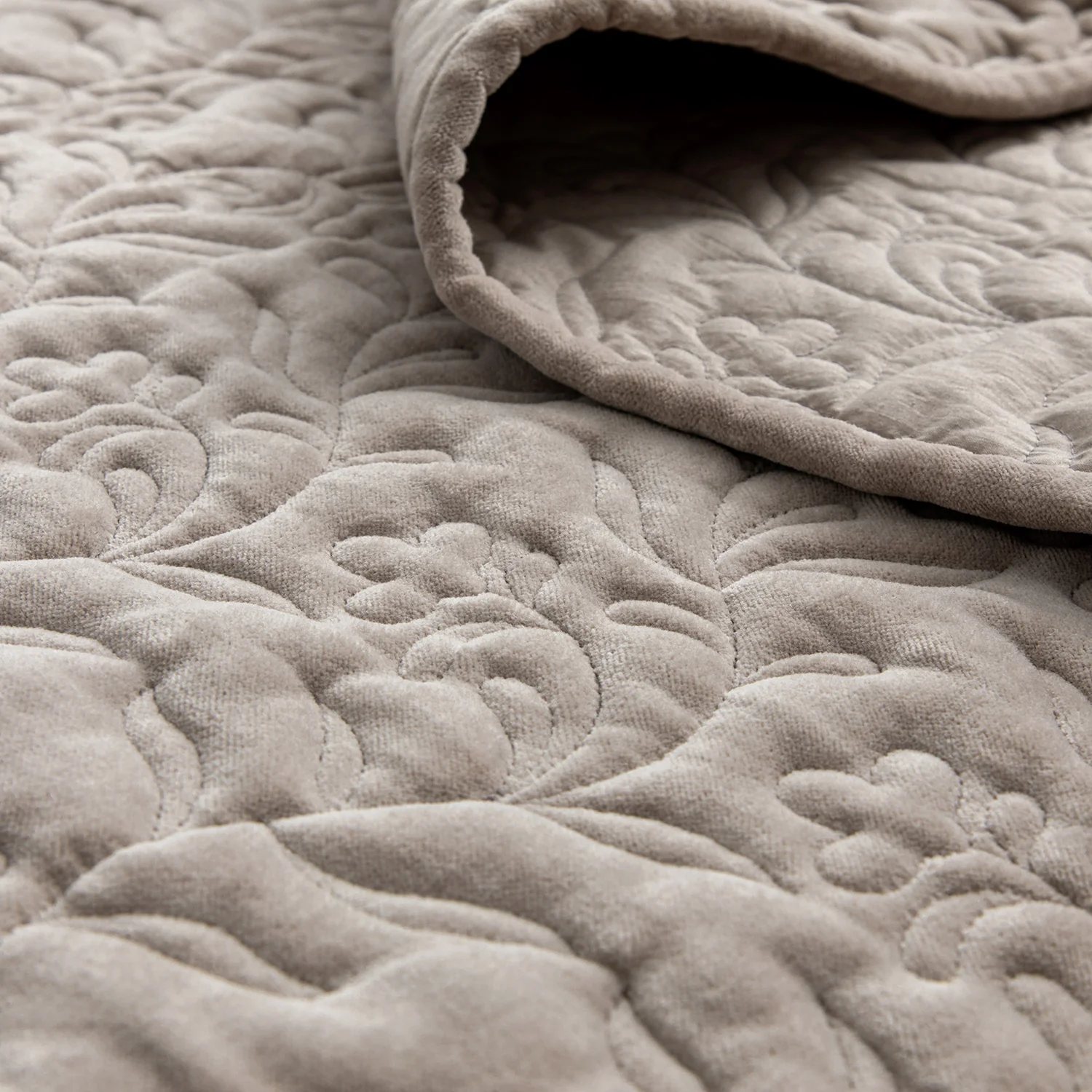Maison Taupe Floral Quilted Cotton Velvet Bedspread - Image 5
