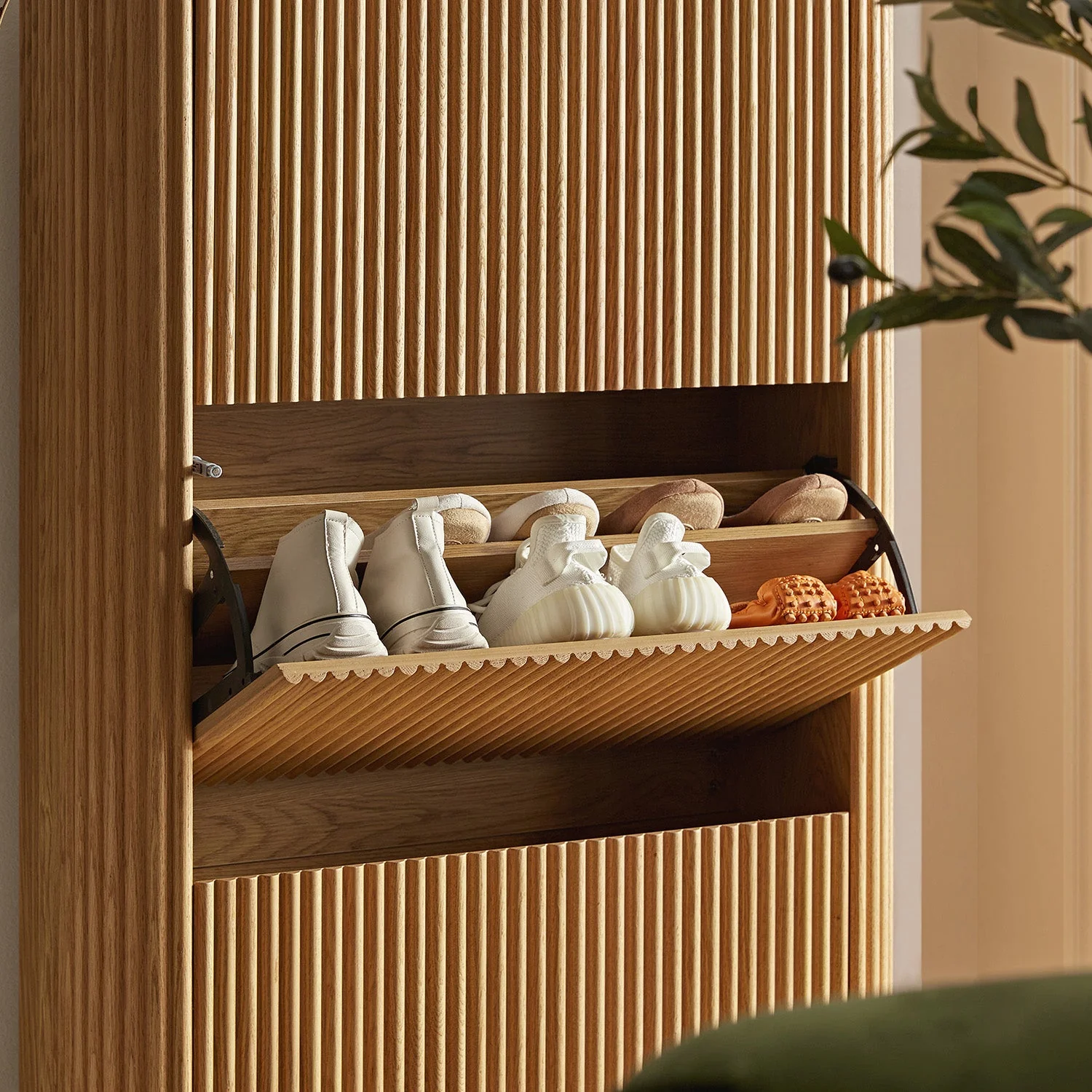 Maru 3-Door Shoe Storage Cabinet, Oak - Image 6