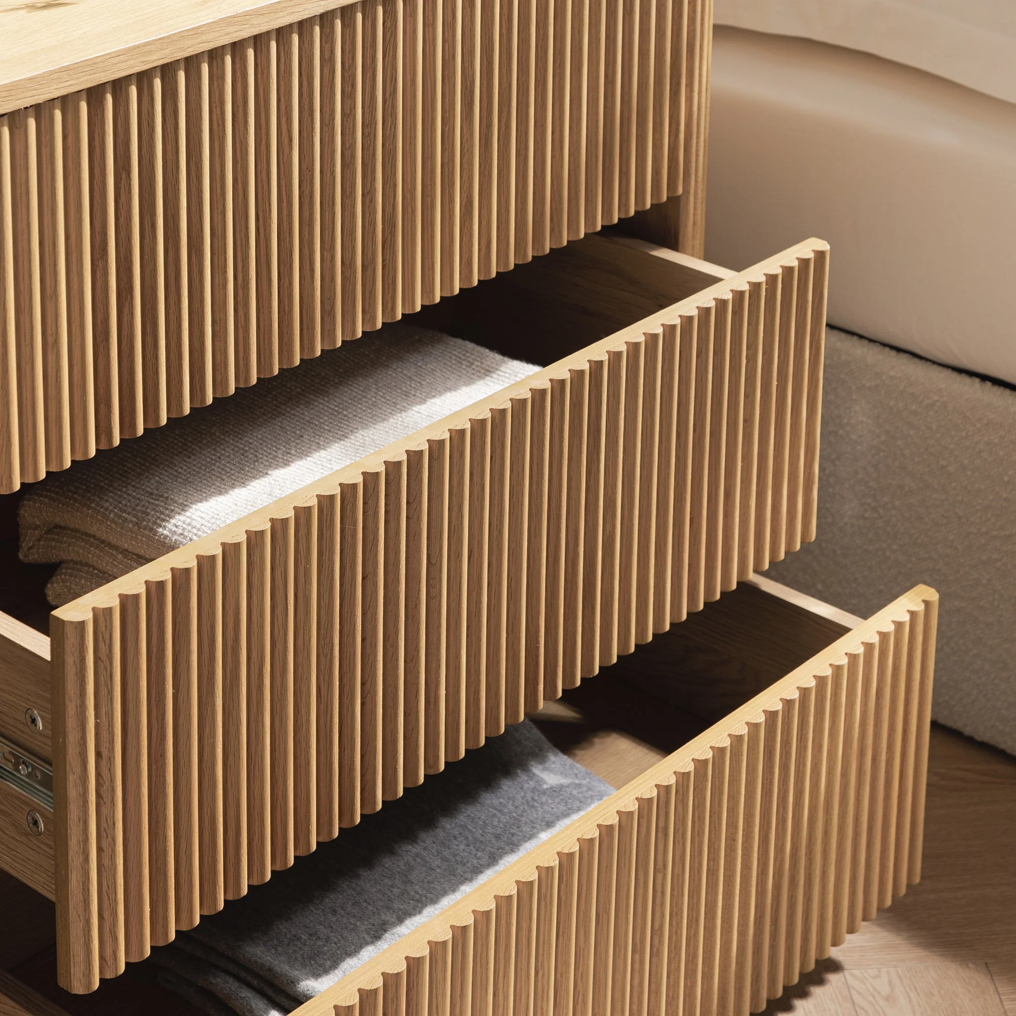 Maru Chest of 3 Drawers, Oak - Image 6