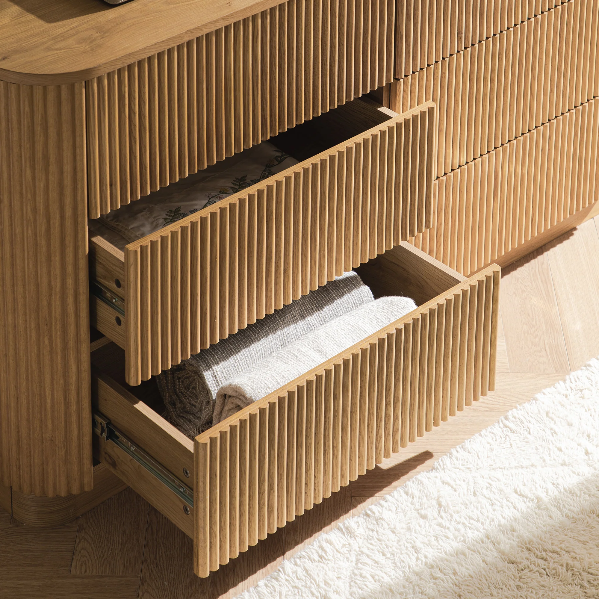 Maru Chest of 6 Drawers, Oak - Image 6