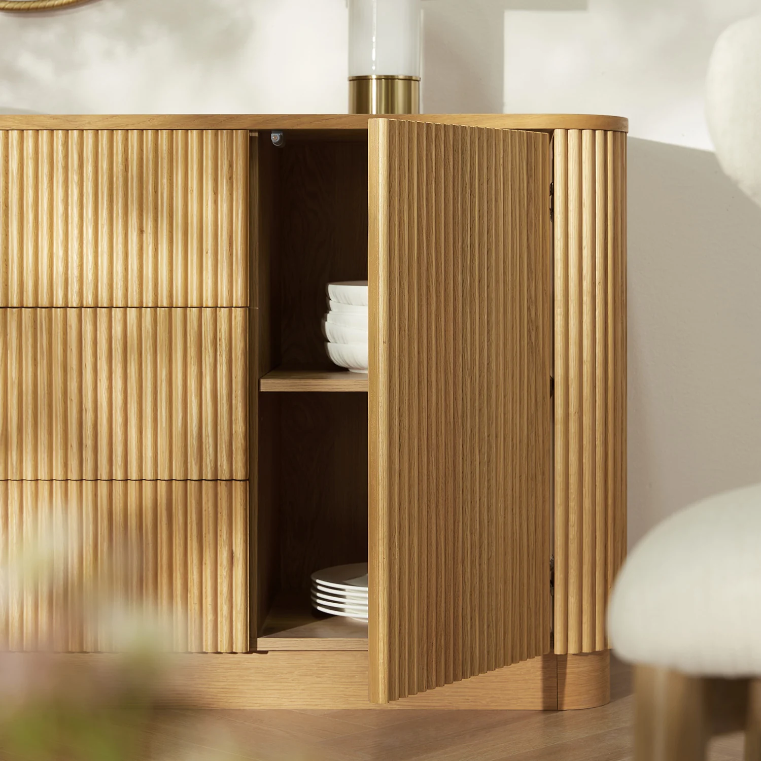 Maru Large 2-Door Sideboard with Drawers, Oak - Image 4