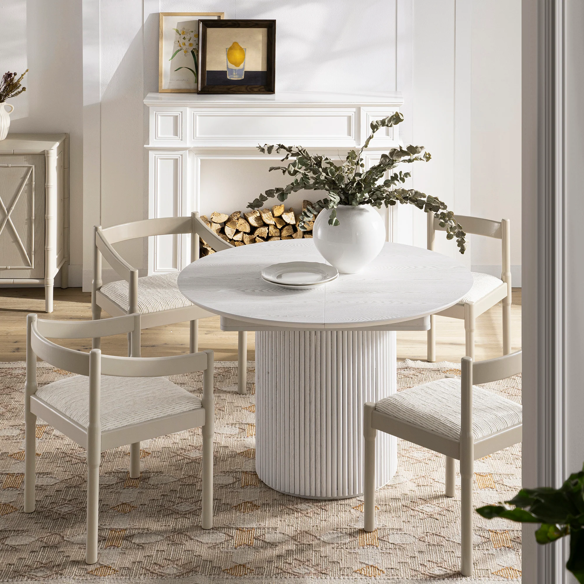 Maru Round 4-6 Seater Extending Oak Pedestal Dining Table, Washed White - Image 4
