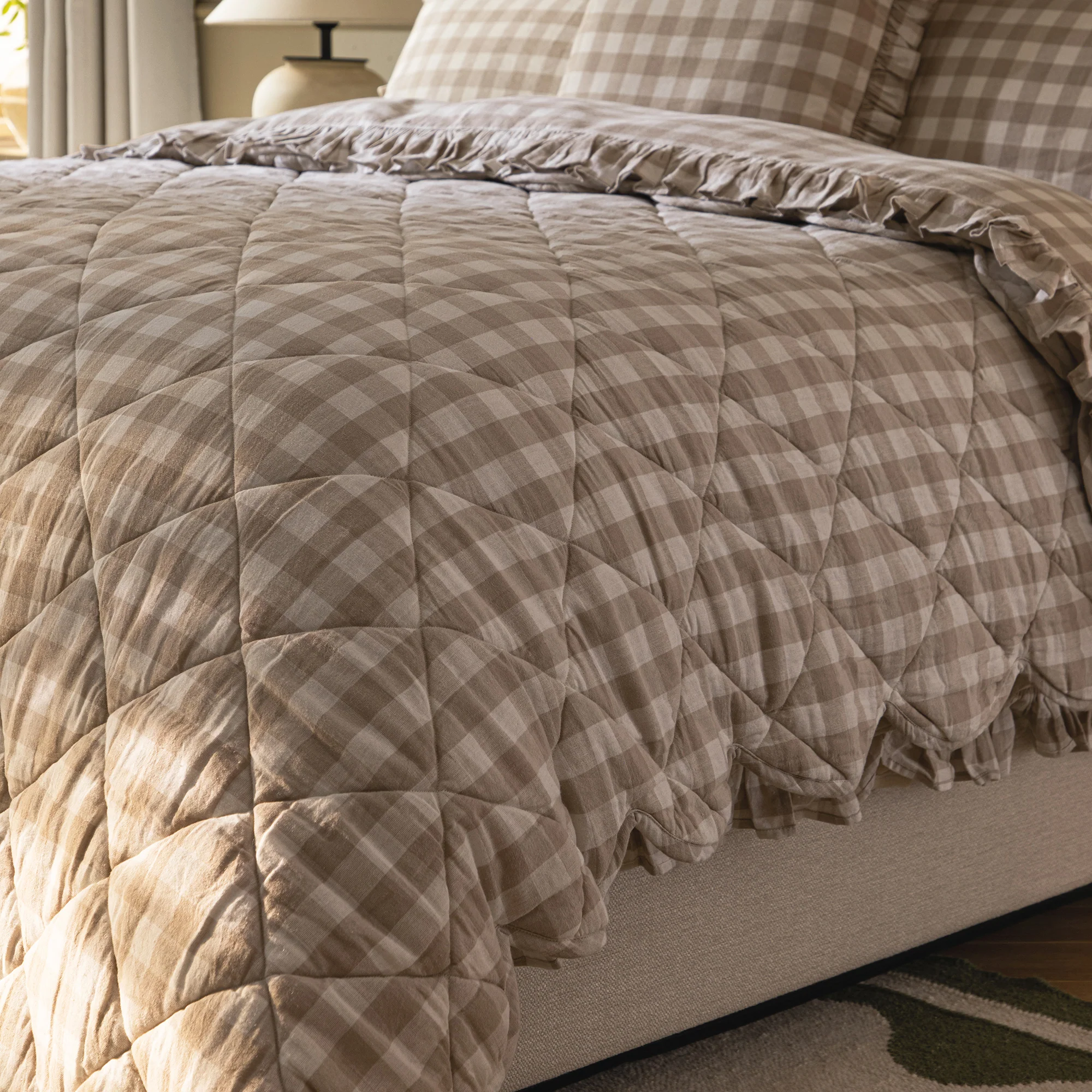 Matilda Beige Gingham Scallop Quilted Linen Blend Bedspread - Image 4