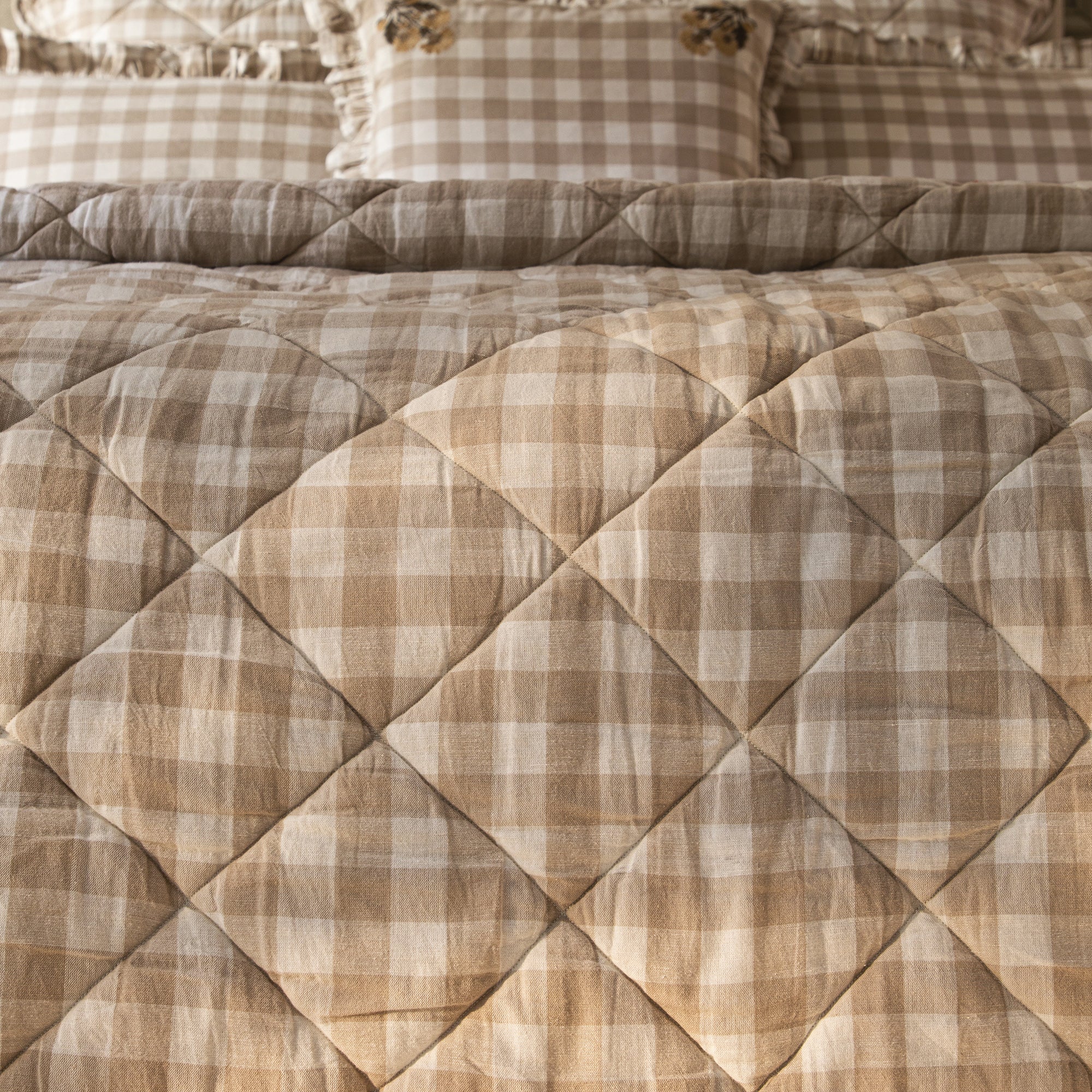 Matilda Beige Gingham Scallop Quilted Linen Blend Bedspread - Image 6