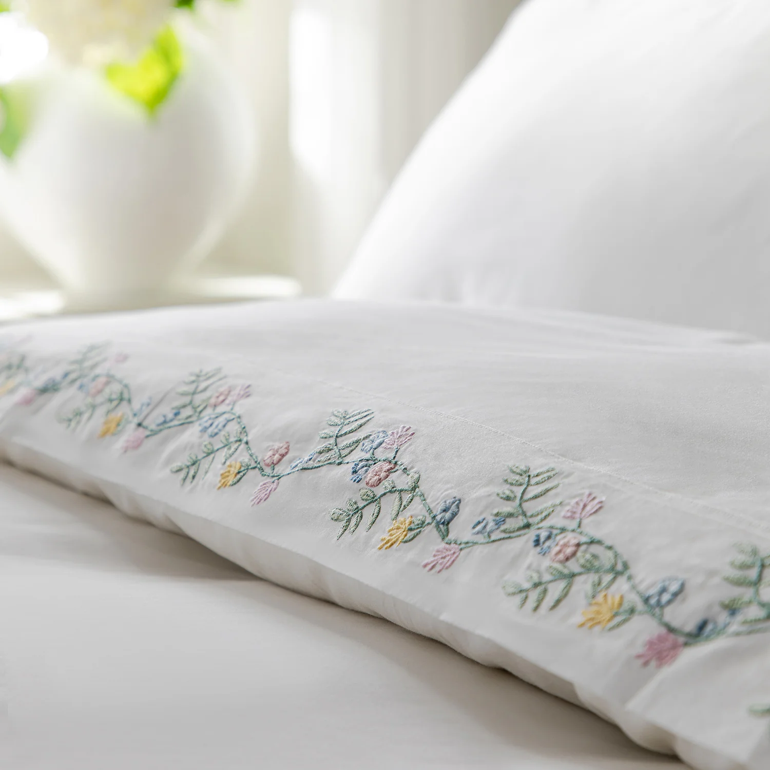 Meadow White Floral Embroidered 300 Thread Count Cotton Percale Duvet Set - Image 3