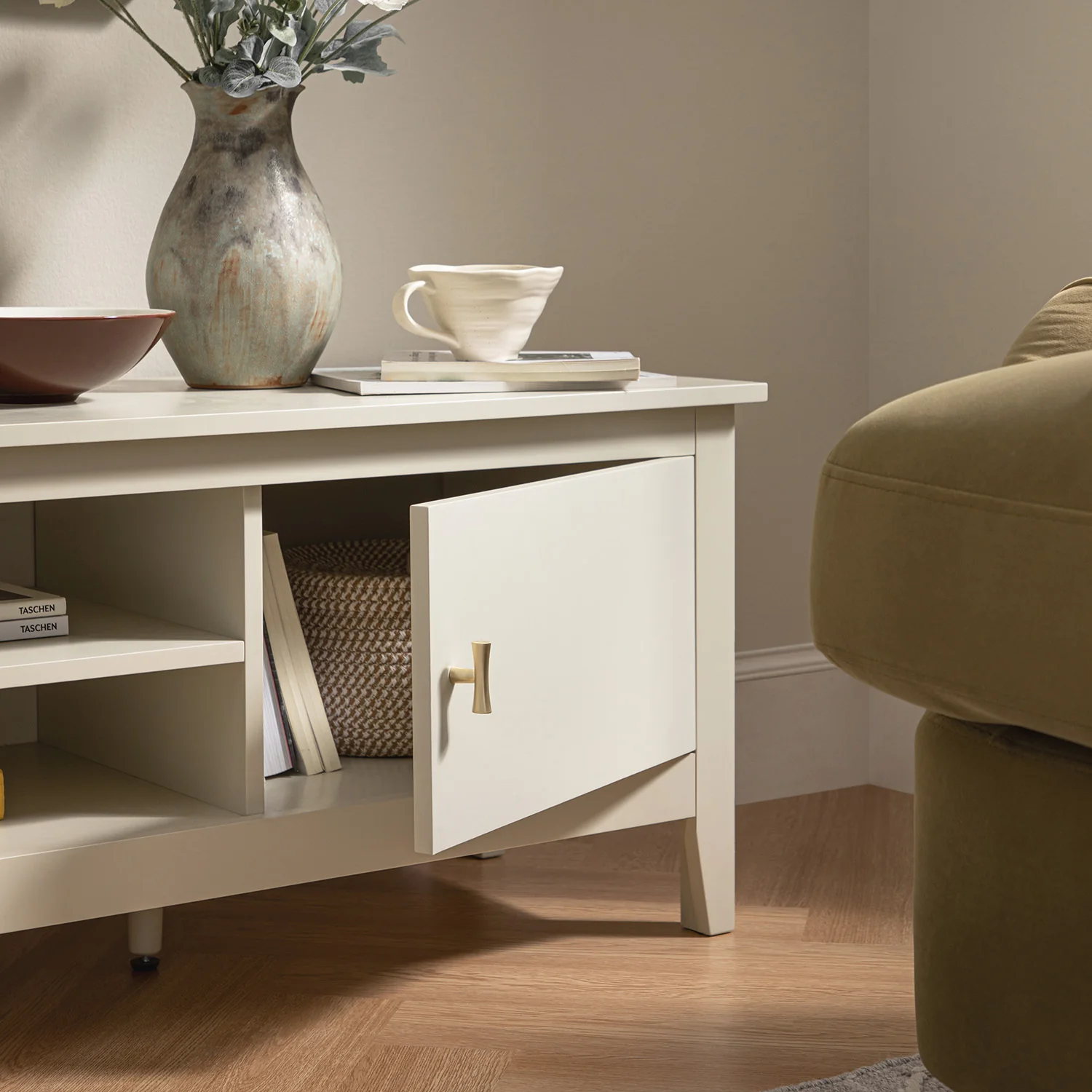 Oakham 150cm TV Unit, Shaded White - Image 5
