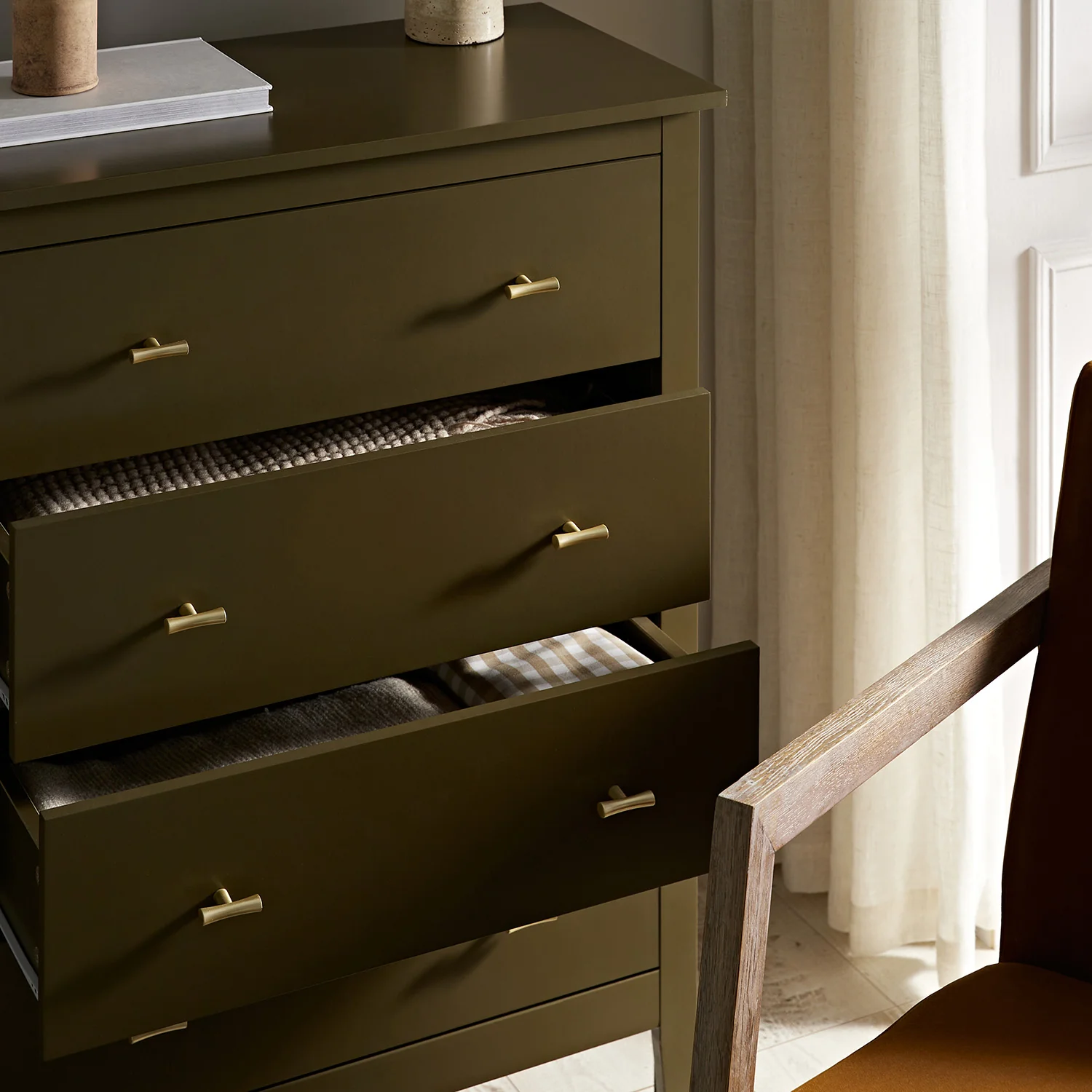 Oakham Chest of 4 Drawers, Olive Grove - Image 3