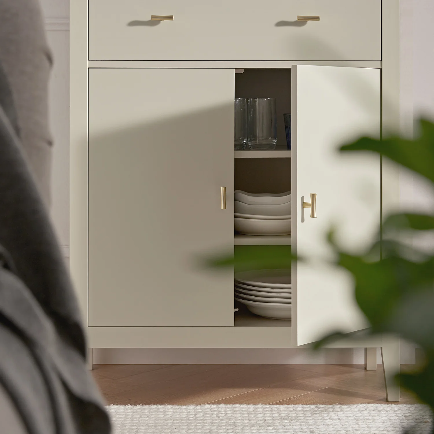Oakham Small Sideboard with Drawer, Shaded White - Image 4