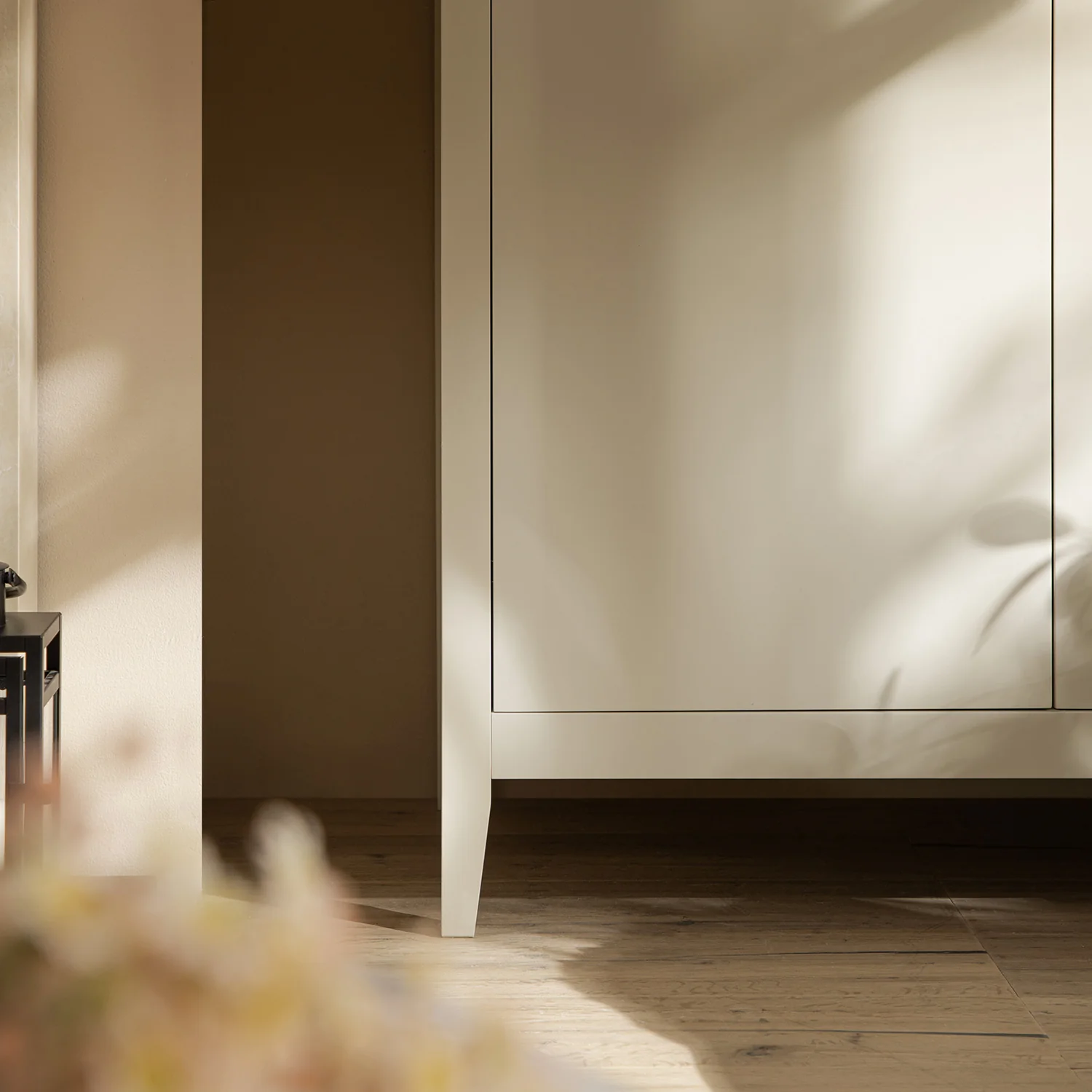 Oakham Triple Wardrobe, Shaded White - Image 6