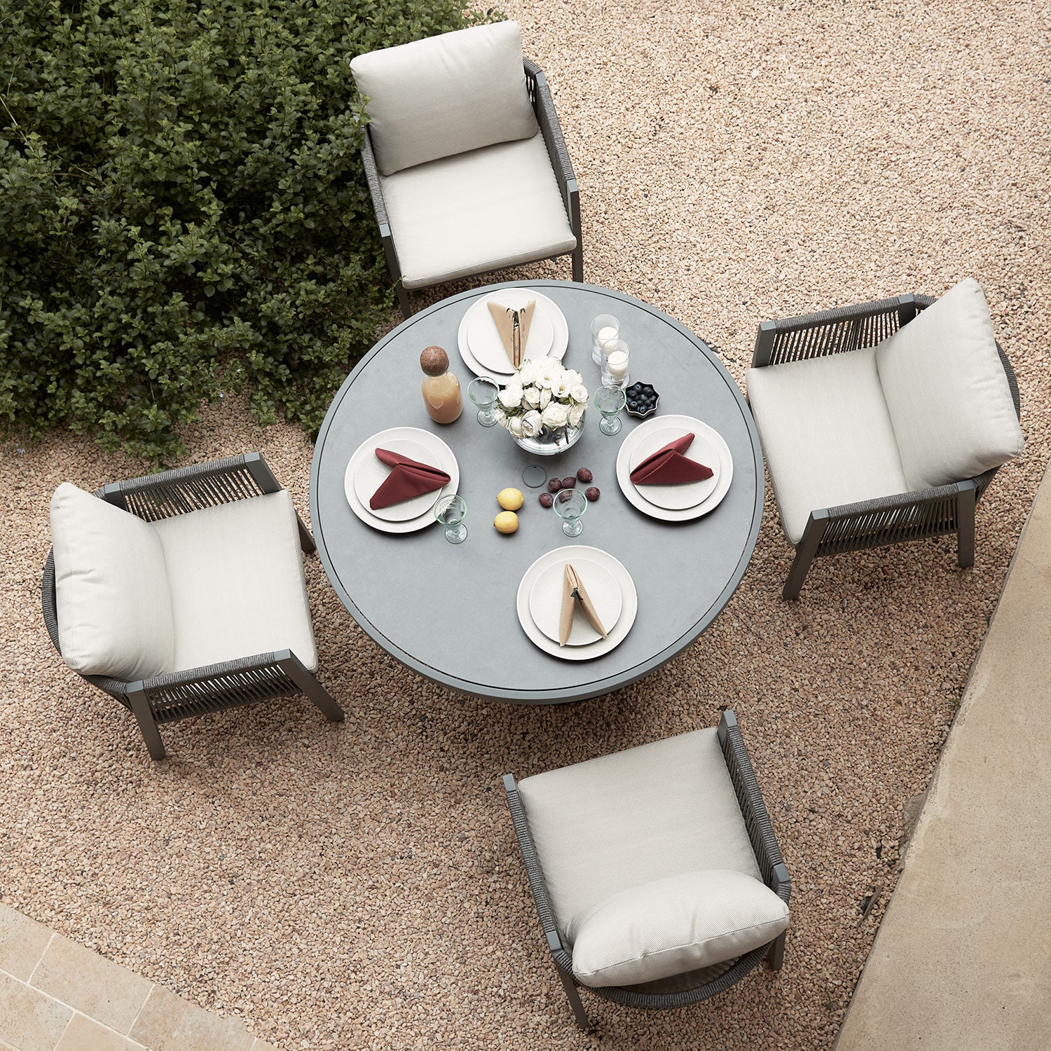 Pedra Rope and Aluminium Outdoor 4-Seater Round Dining Set, Grey - Image 2