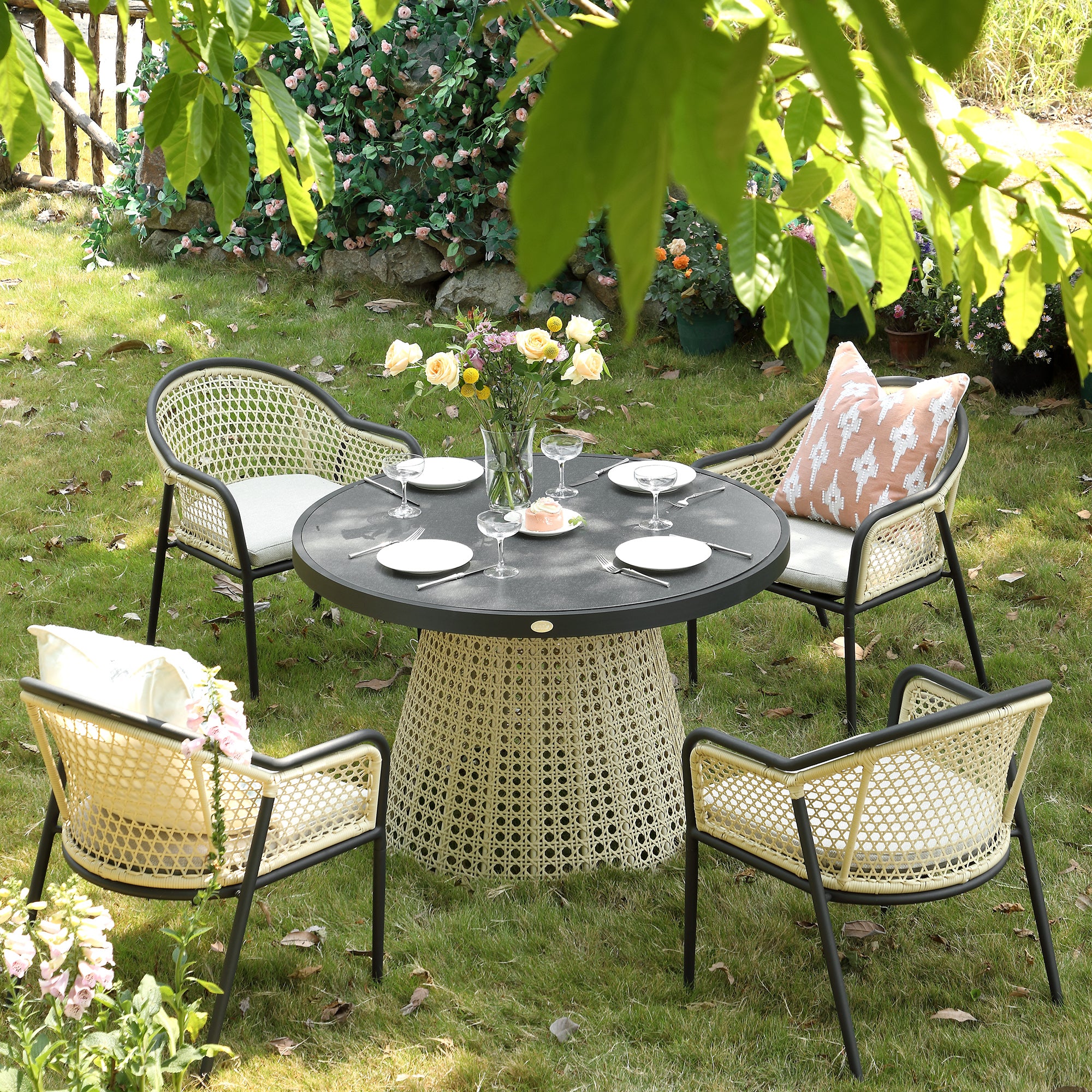 Pienza Outdoor Rattan 4-Seater Round Dining Set, Oatmeal Fabric with Black Frame - Image 2