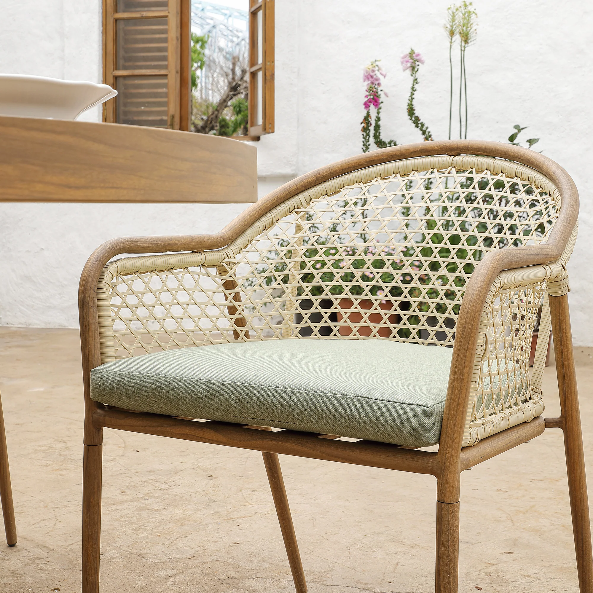 Pienza Outdoor Rattan 4-Seater Round Dining Set, Sage Green Fabric with Light Walnut Frame - Image 6