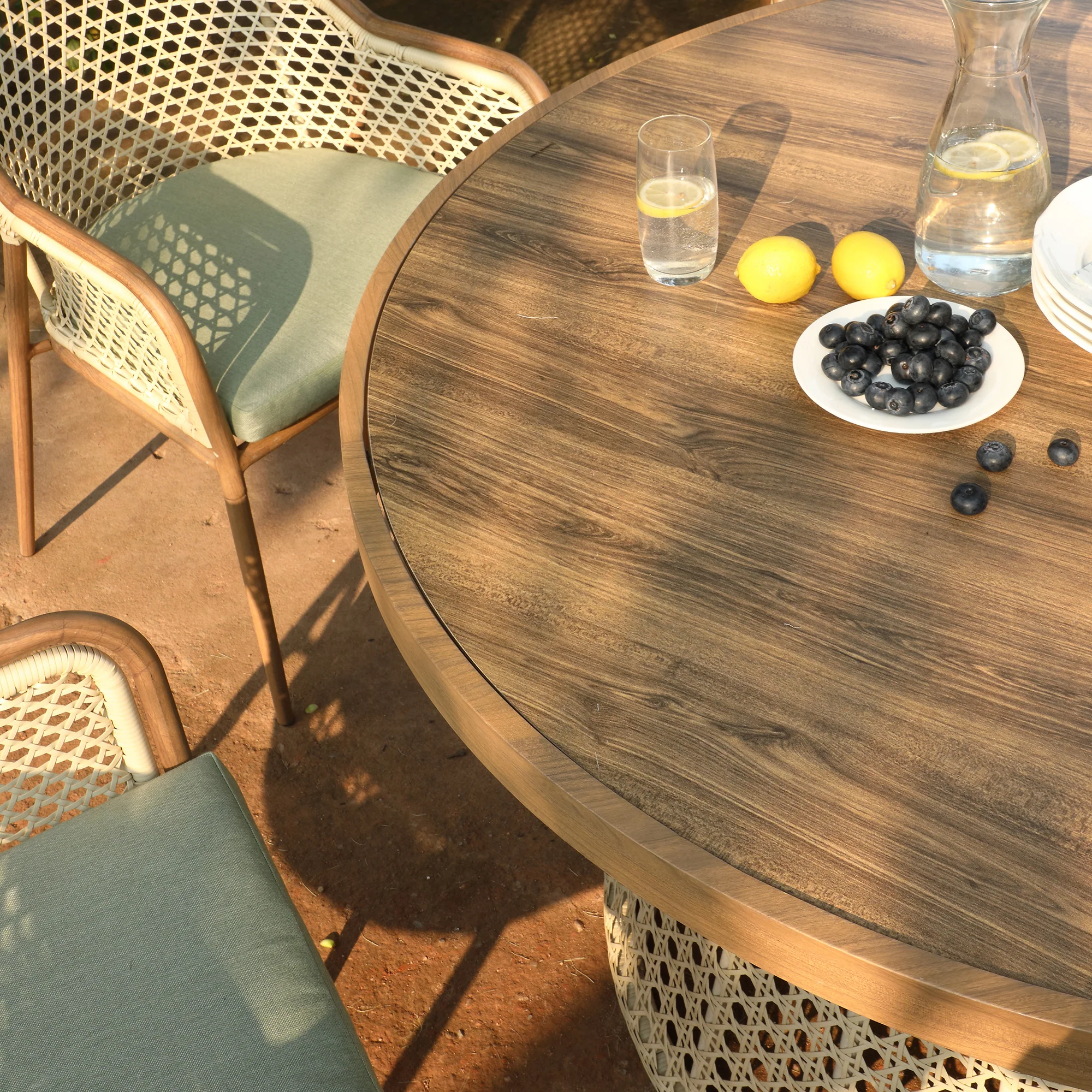 Pienza Outdoor Rattan 6-Seater Round Dining Set, Sage Green Fabric with Light Walnut Frame - Image 5